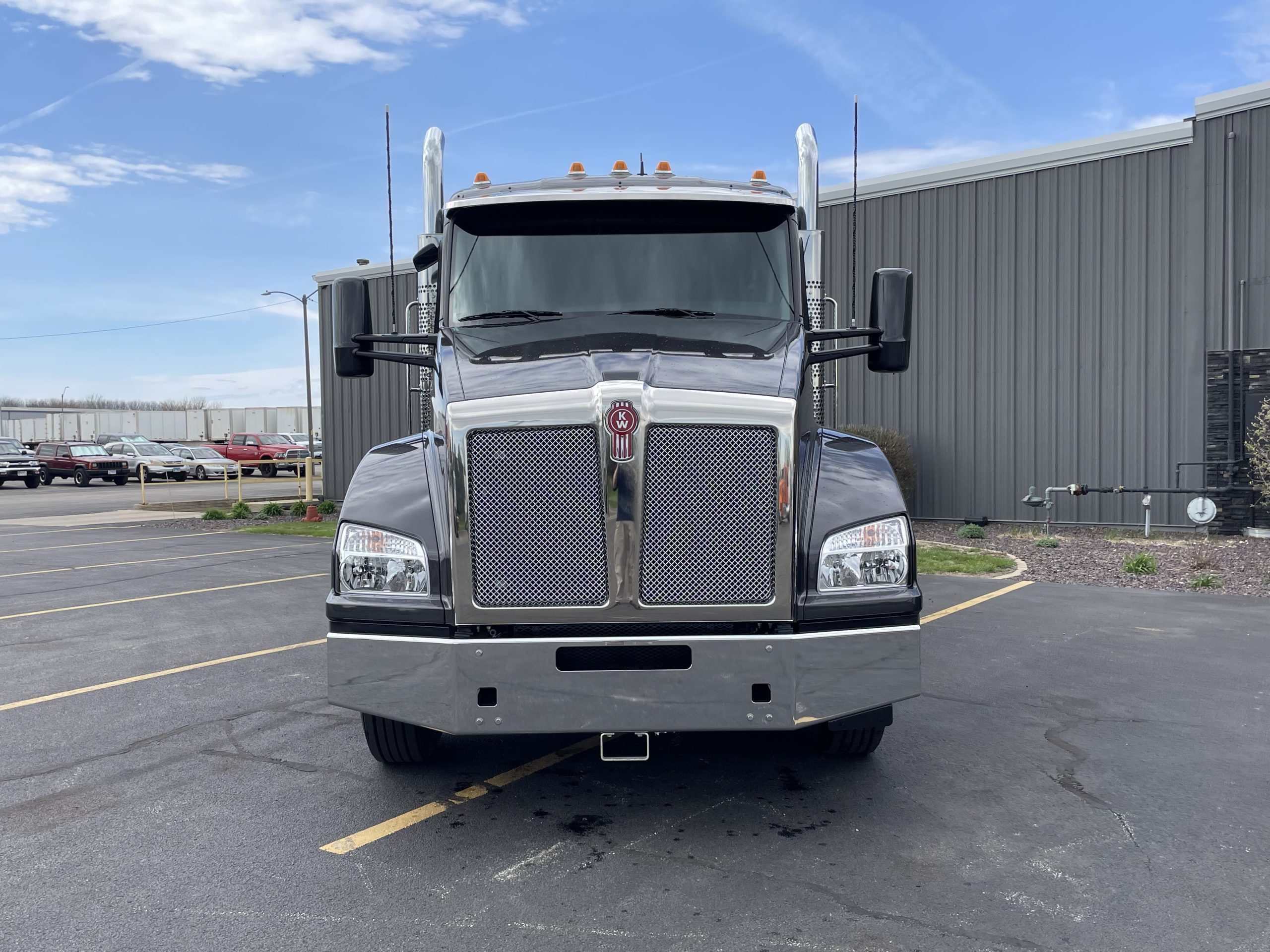 2027 KENWORTH T880 - image 2 of 6
