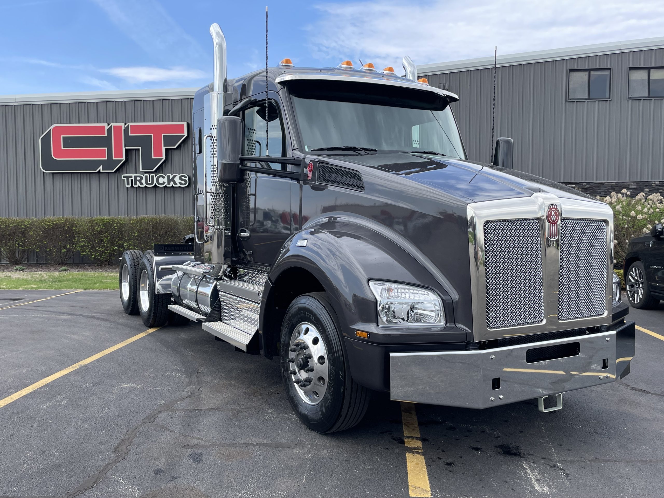 2027 KENWORTH T880 - image 3 of 6