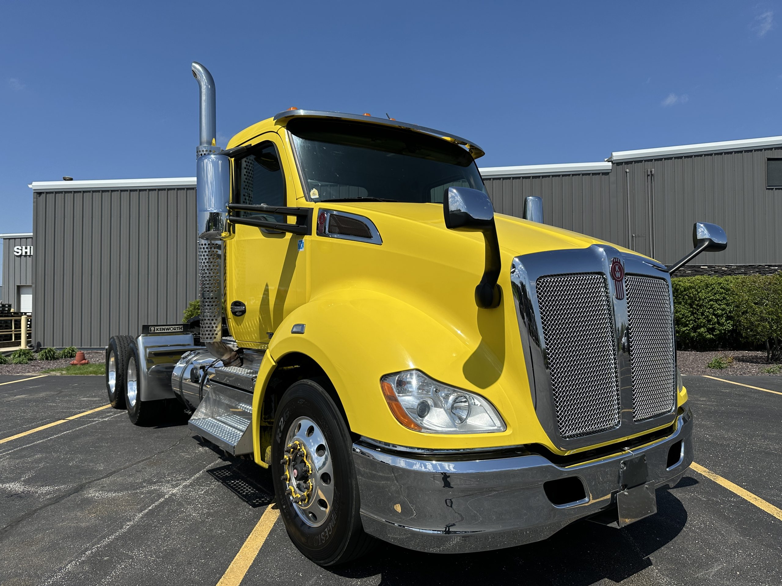 2020 KENWORTH T680 - image 3 of 6