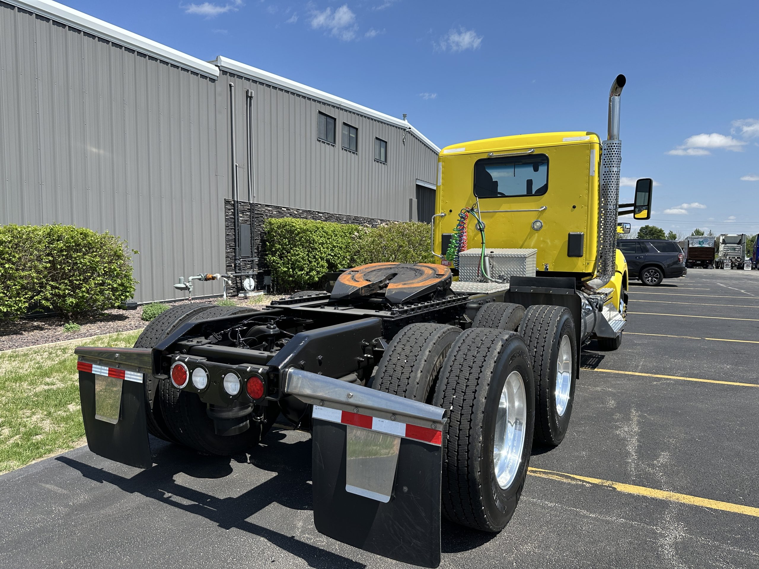 2020 KENWORTH T680 - image 5 of 6