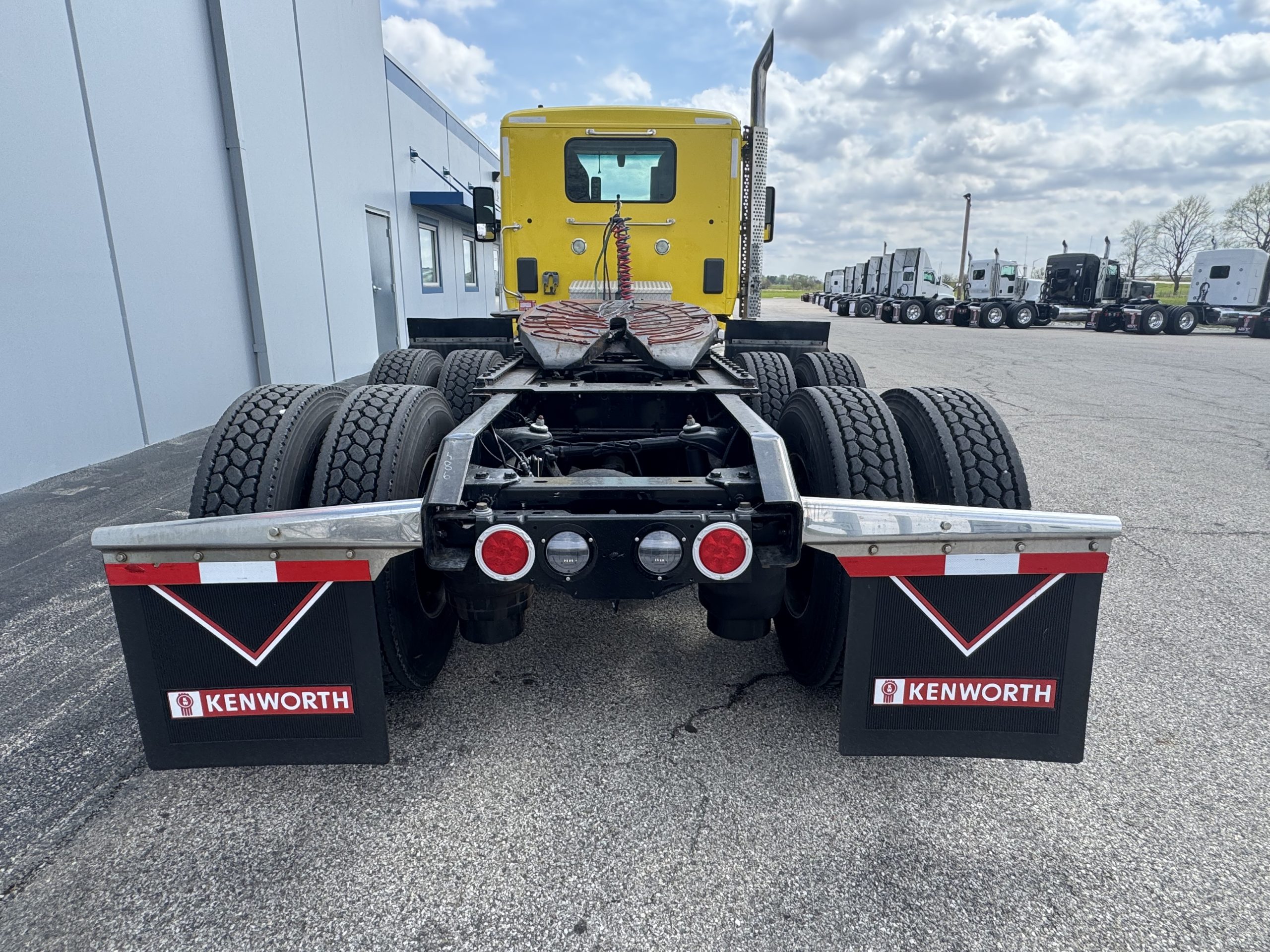 2017 KENWORTH T680 - image 5 of 6