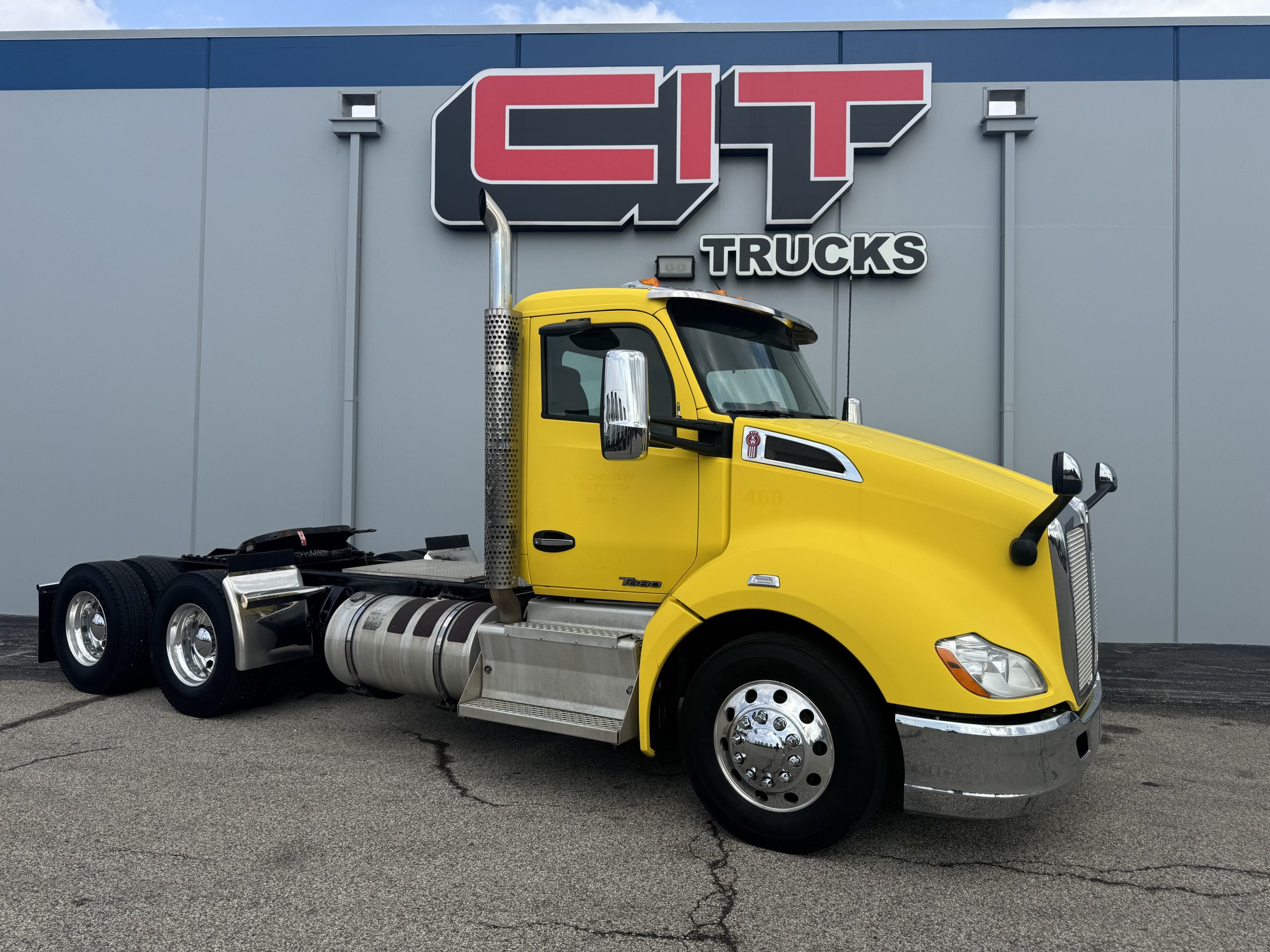 2015 KENWORTH T680 - image 3 of 6