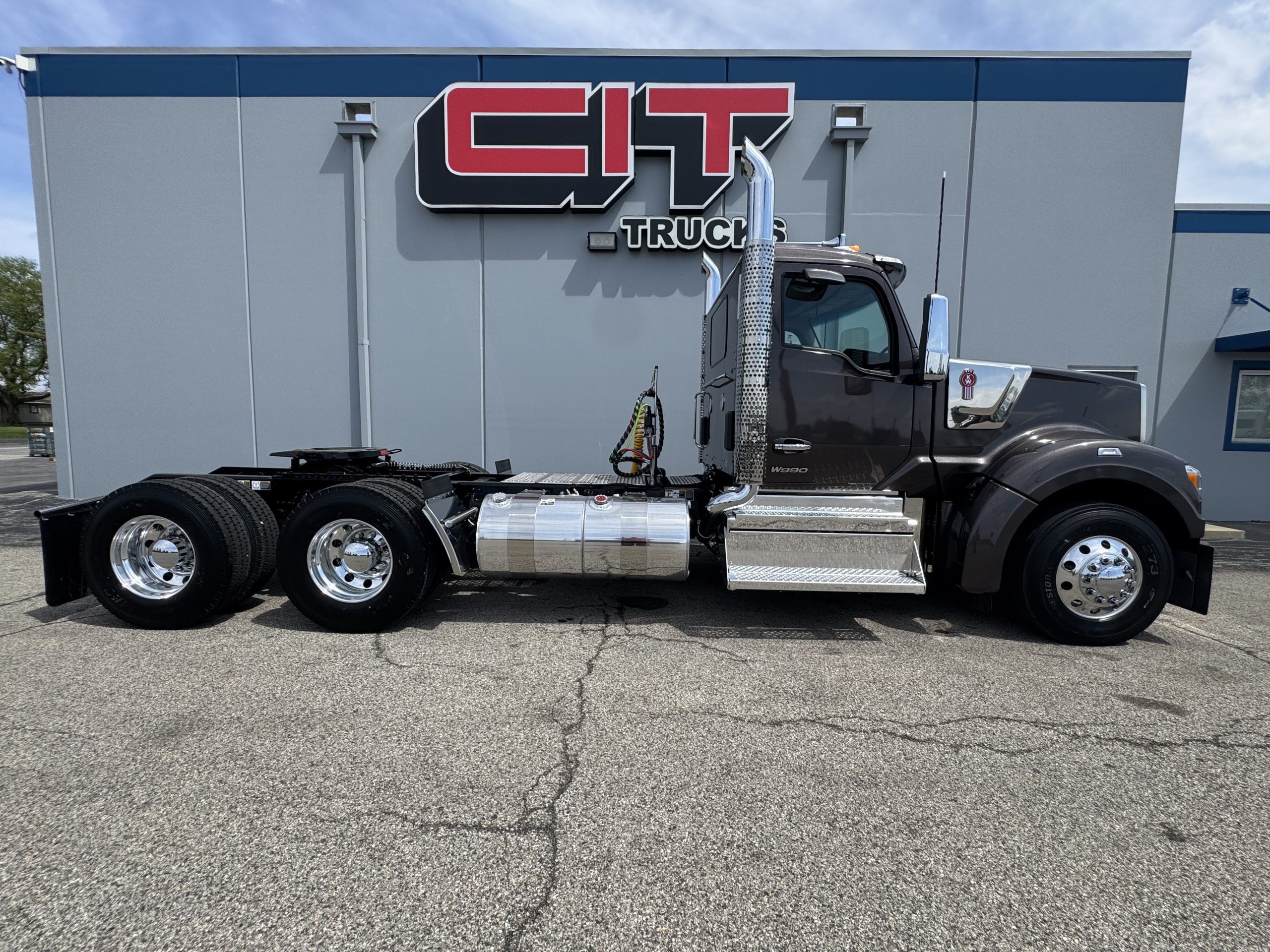 2027 KENWORTH W990 - image 4 of 6