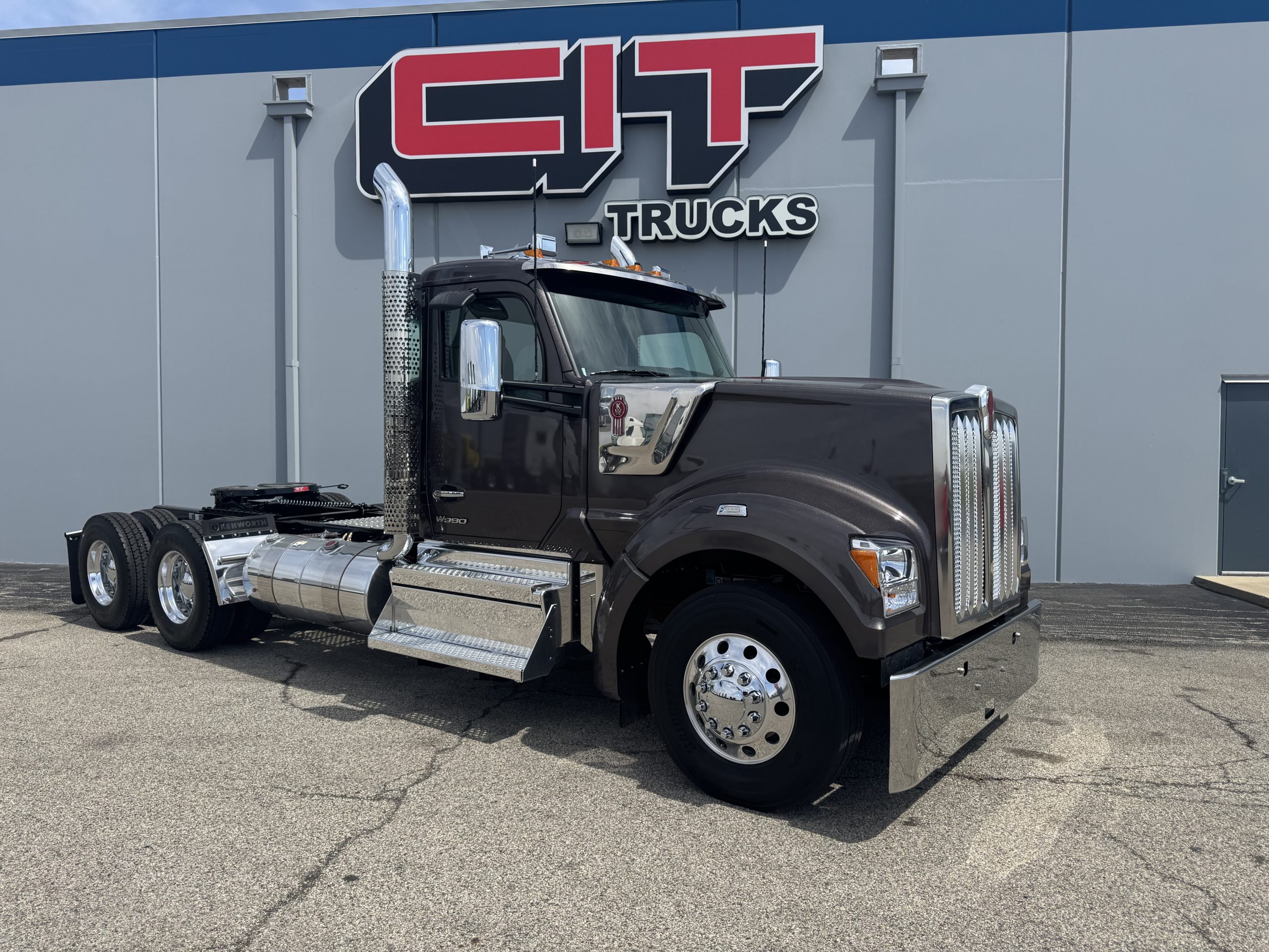 2027 KENWORTH W990 - image 3 of 6