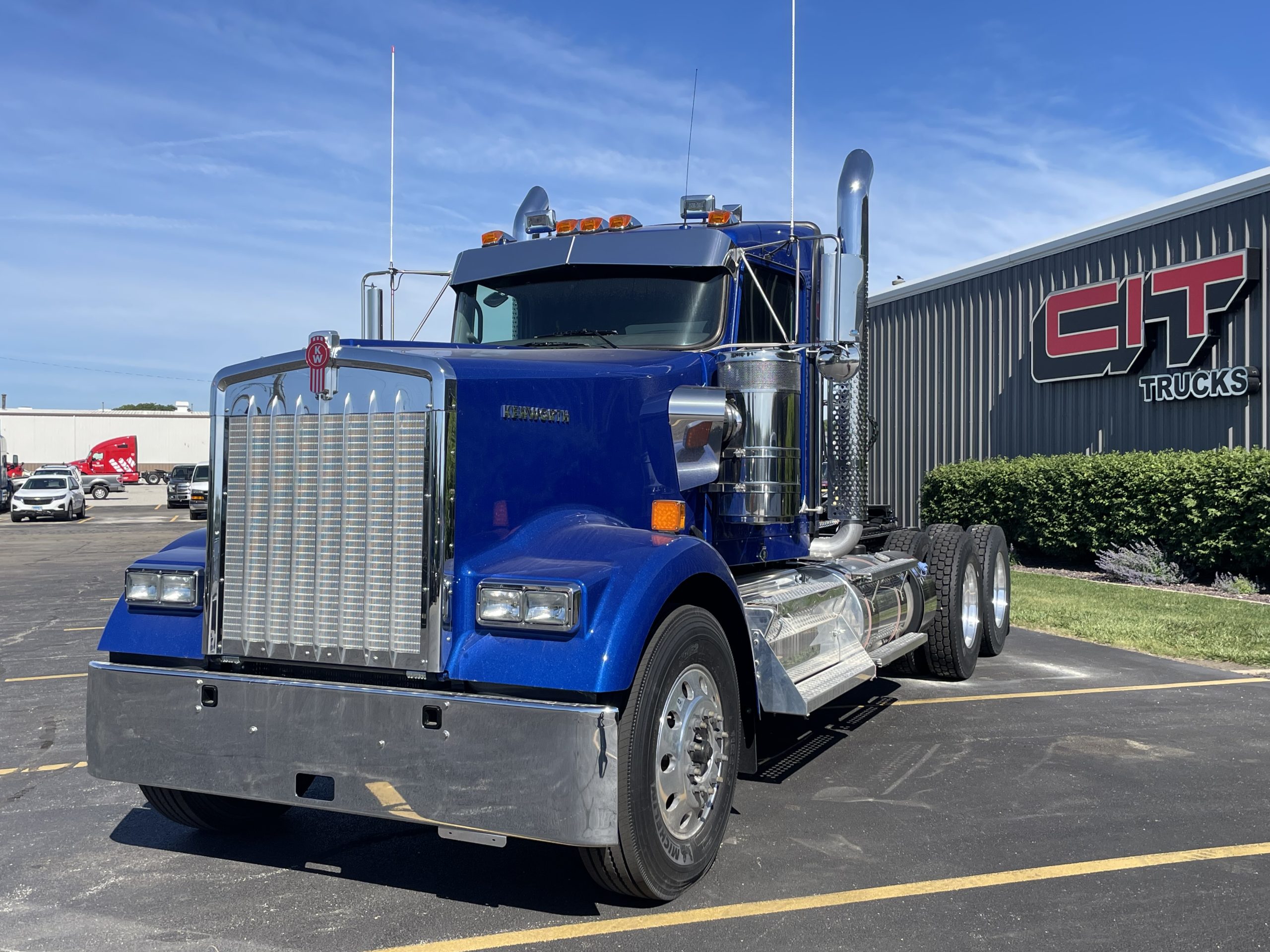NEW 2027 KENWORTH W900L NEW 2027 KENWORTH W900L - image 1 of 6