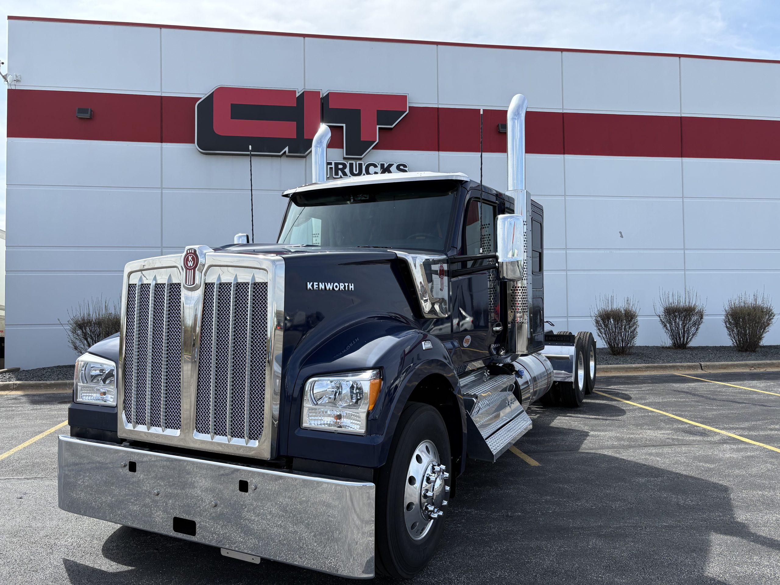 2027 KENWORTH W990 - image 1 of 6