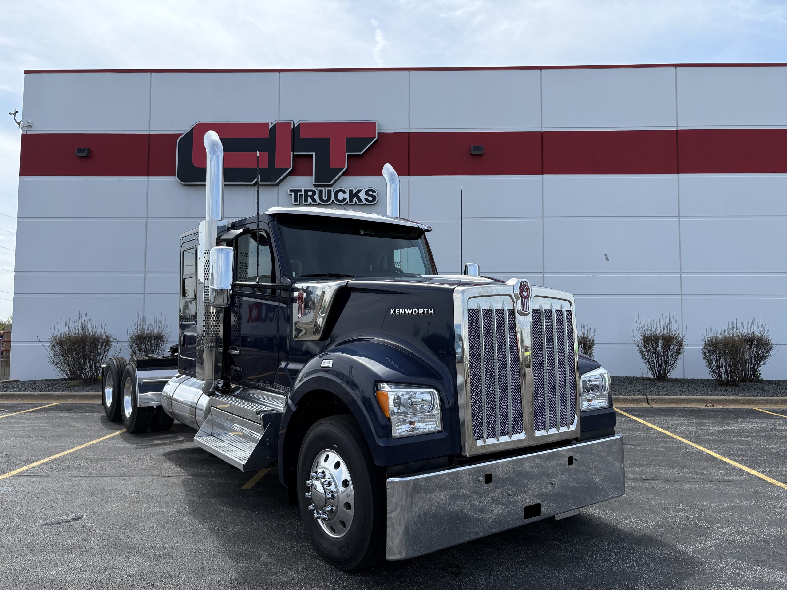 2027 KENWORTH W990 - image 3 of 6