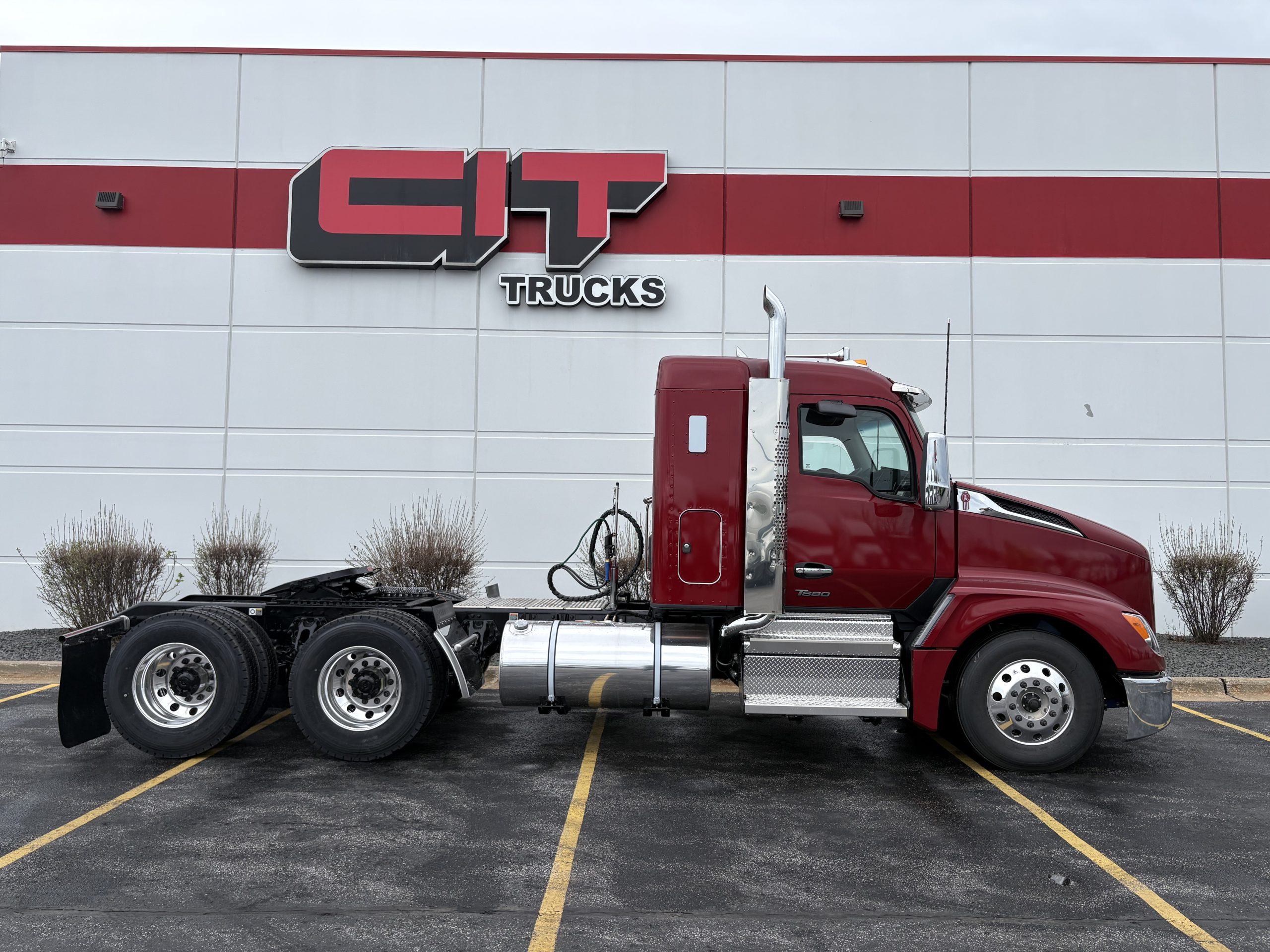 2027 KENWORTH T680 - image 3 of 6