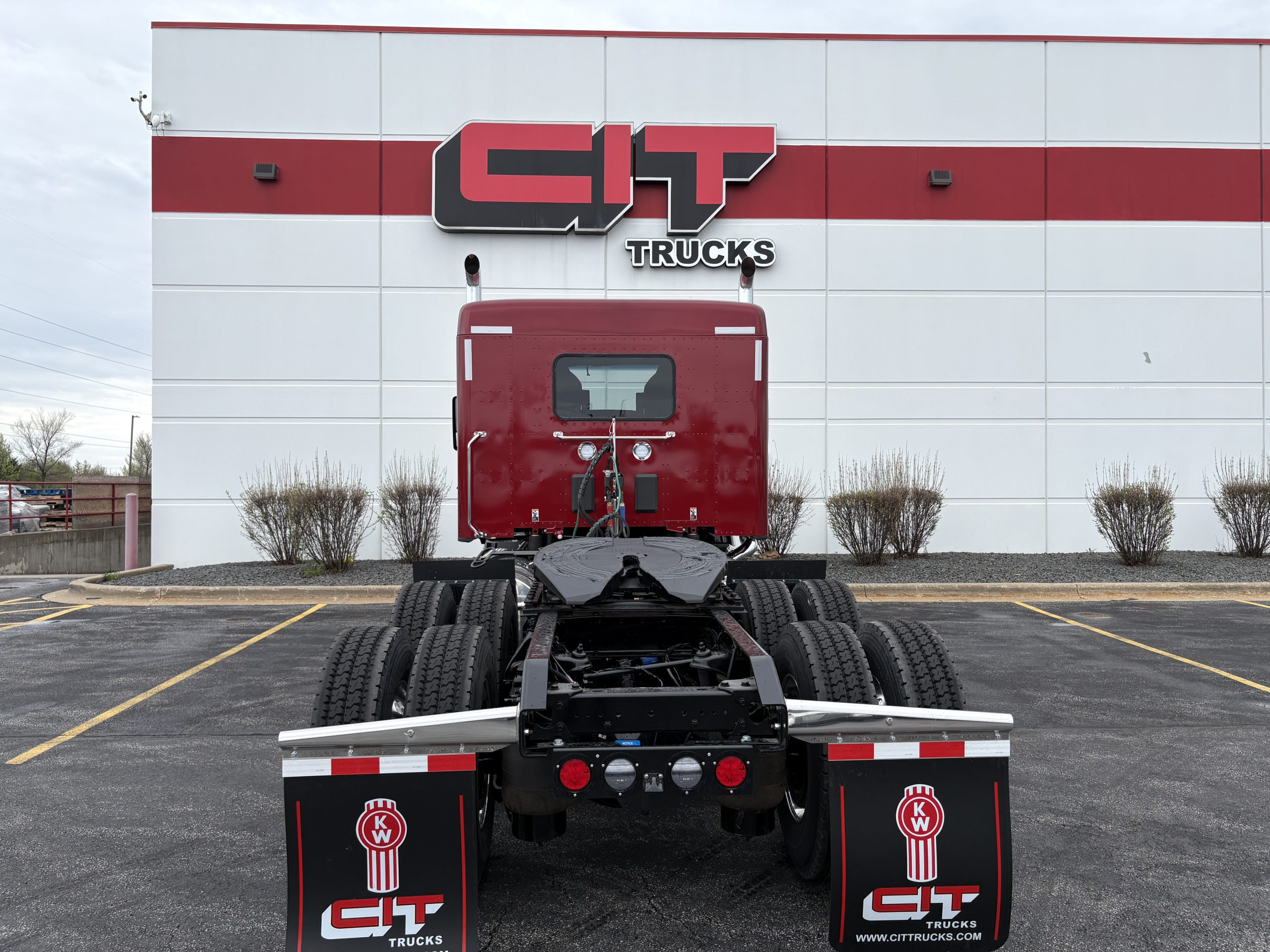 2027 KENWORTH T680 - image 4 of 6