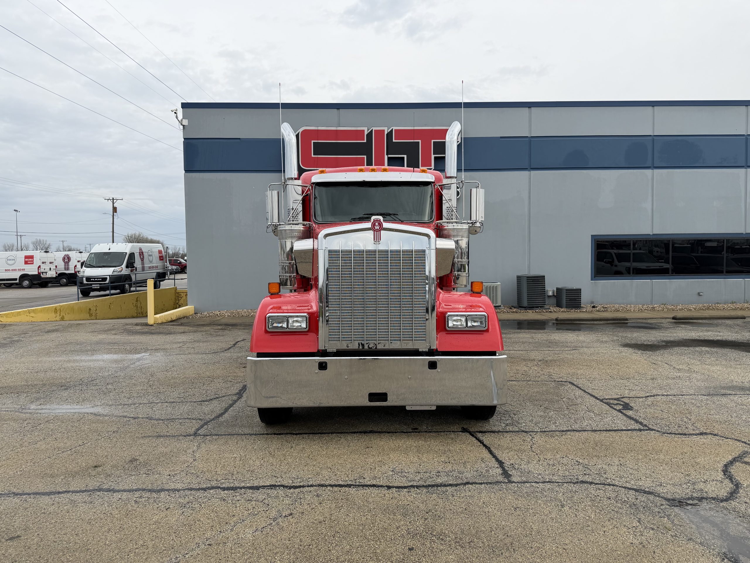NEW 2027 KENWORTH W900L - image 2 of 6