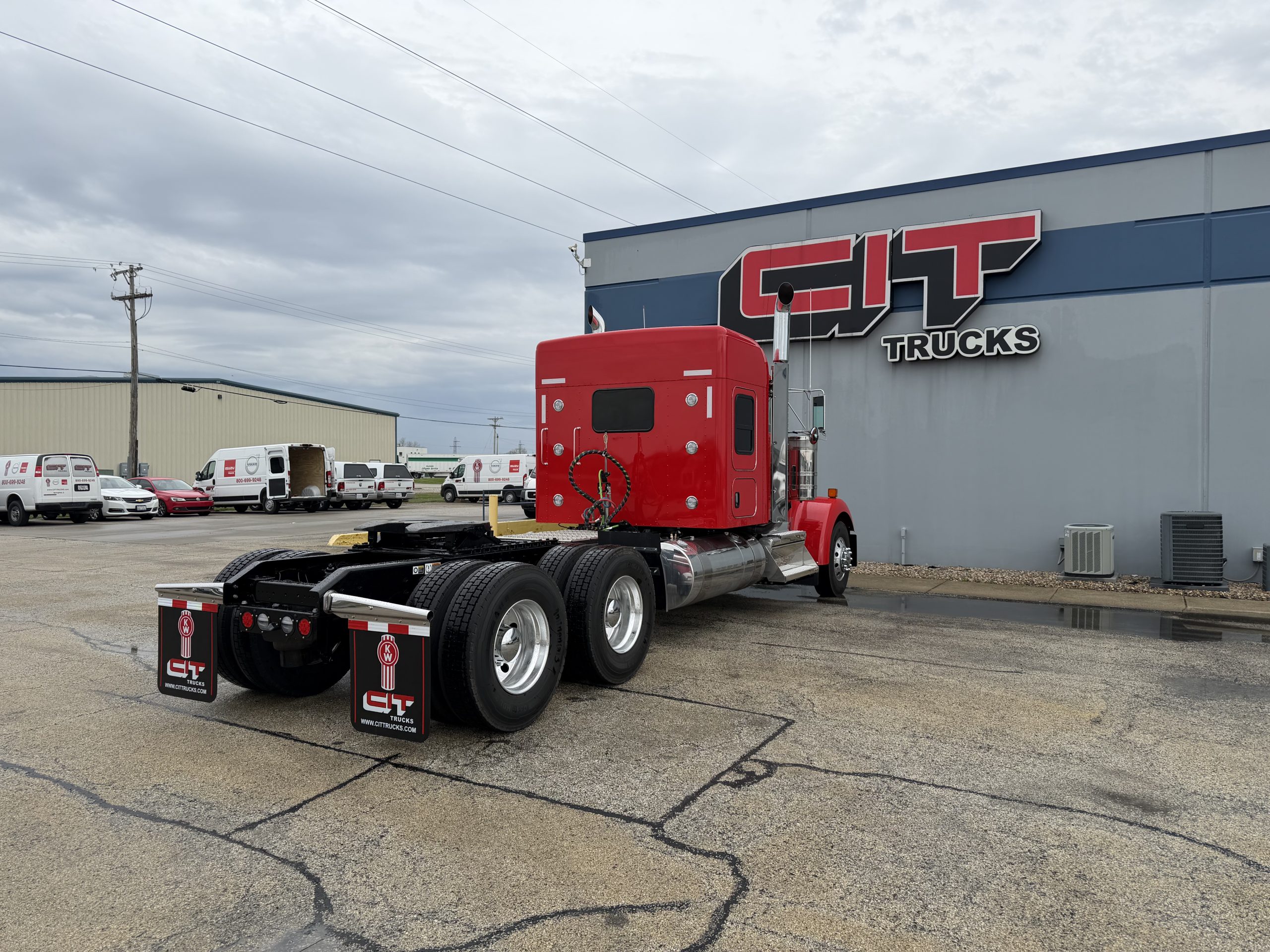 NEW 2027 KENWORTH W900L - image 5 of 6