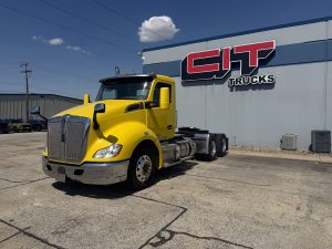 2017 KENWORTH T680 DAY CAB - CIT TRUCKS