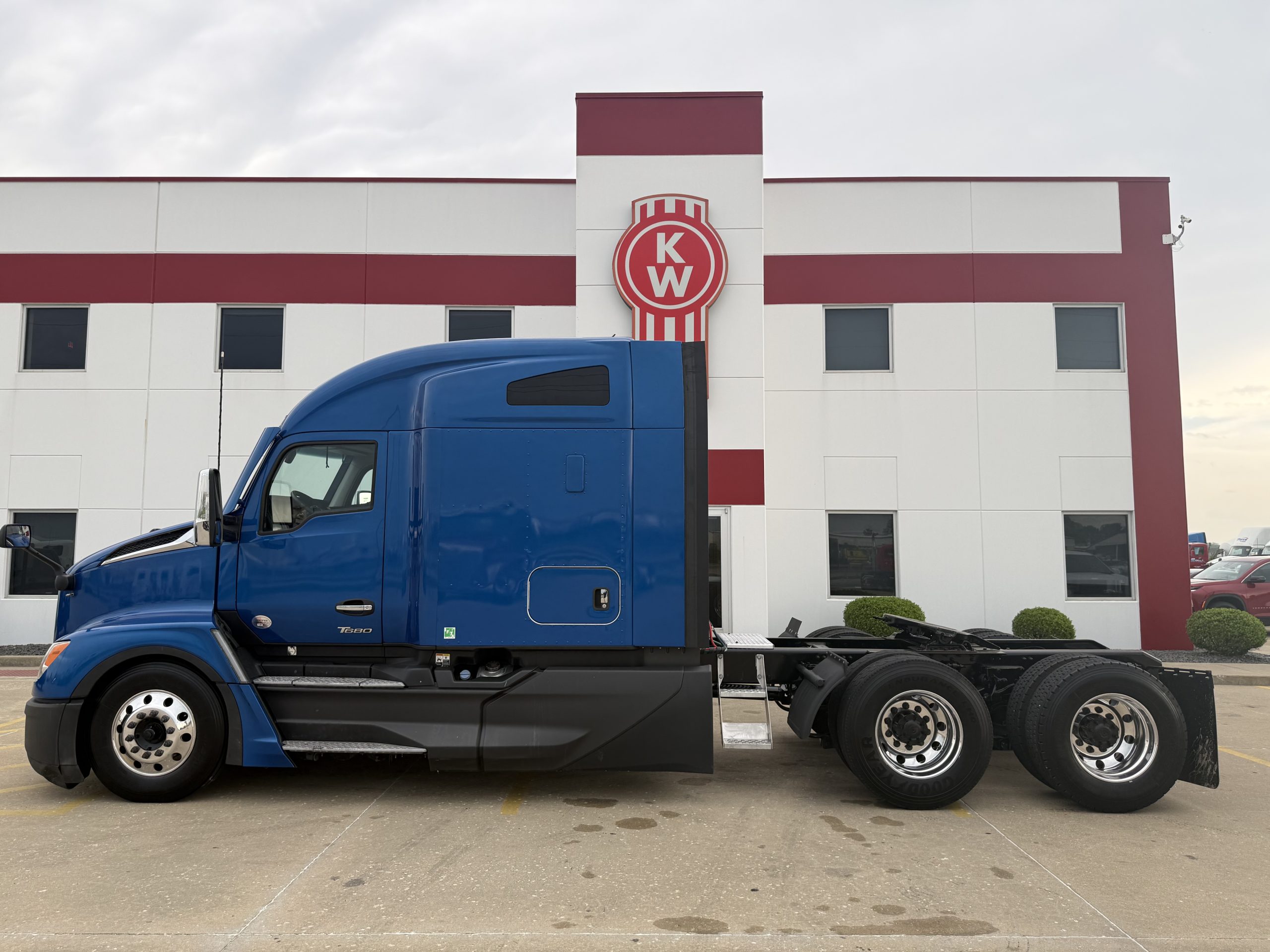 2024 KENWORTH T680 - image 6 of 6