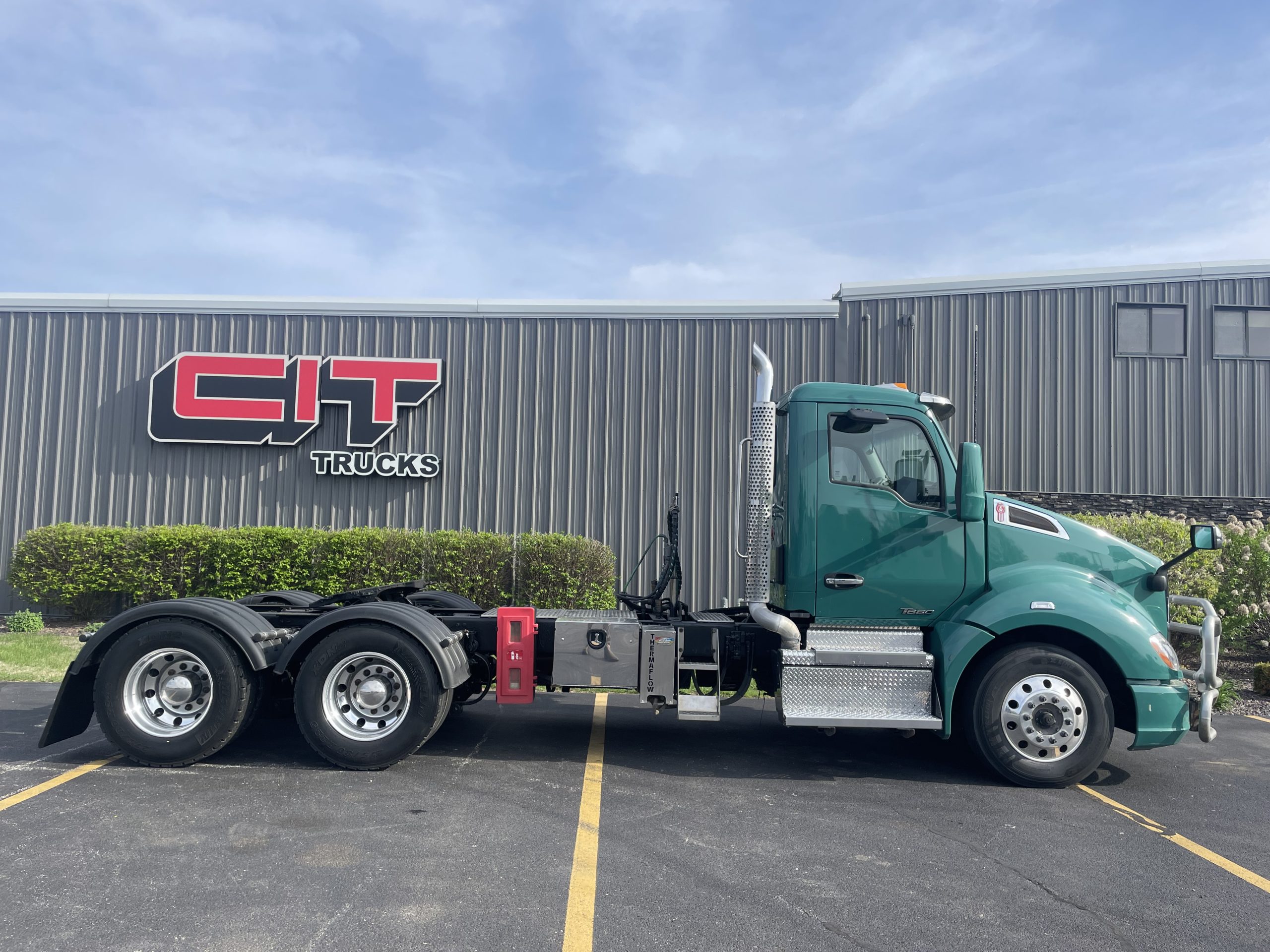 2019 KENWORTH T680 - image 4 of 6