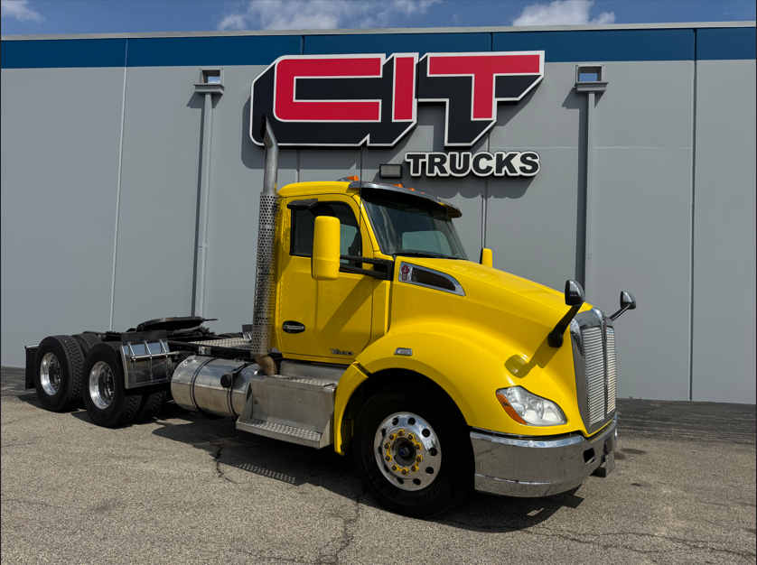 2017 KENWORTH T680 - image 3 of 6