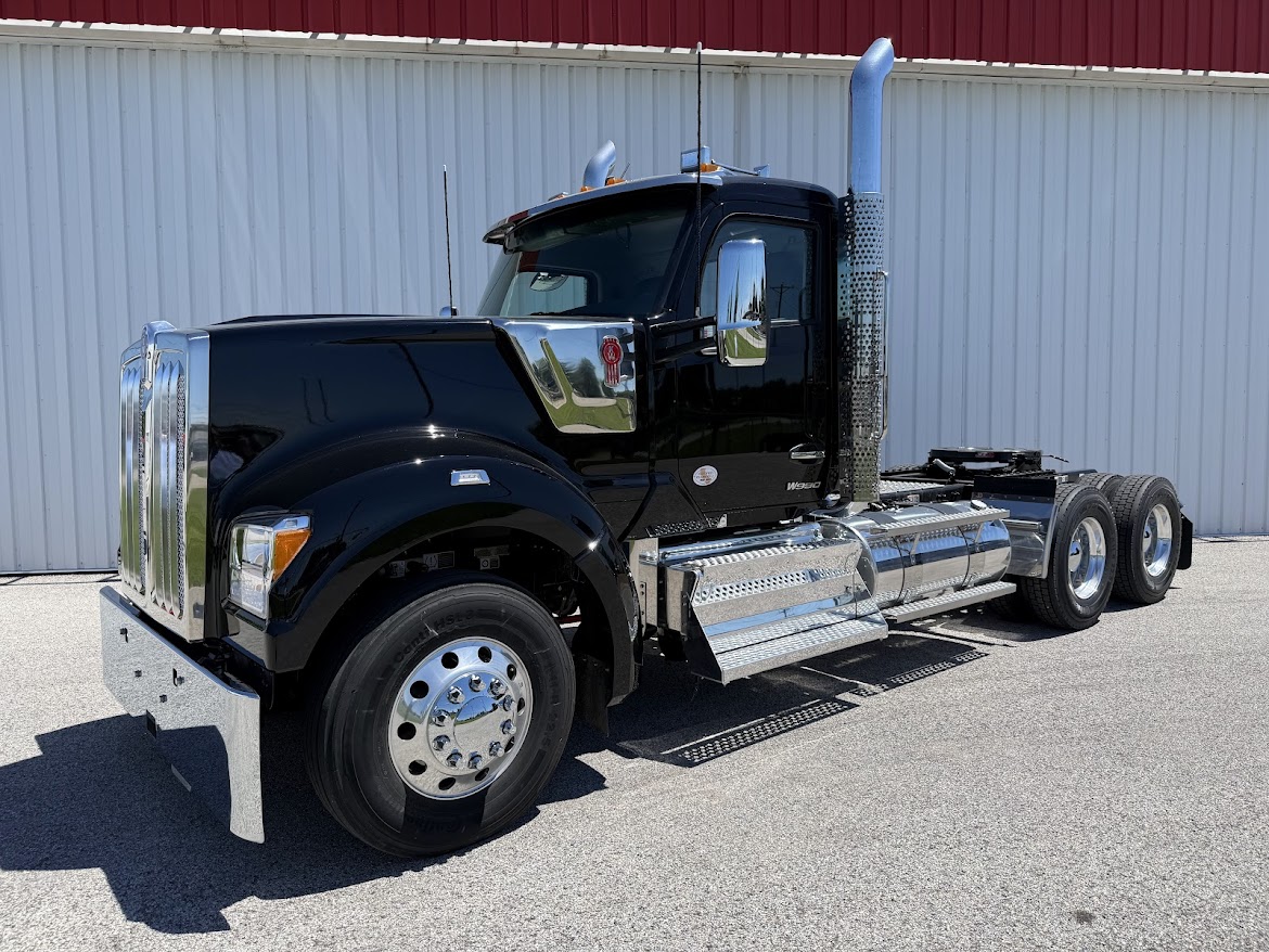 NEW 2027 KENWORTH W990 NEW 2027 KENWORTH W990 - image 1 of 6