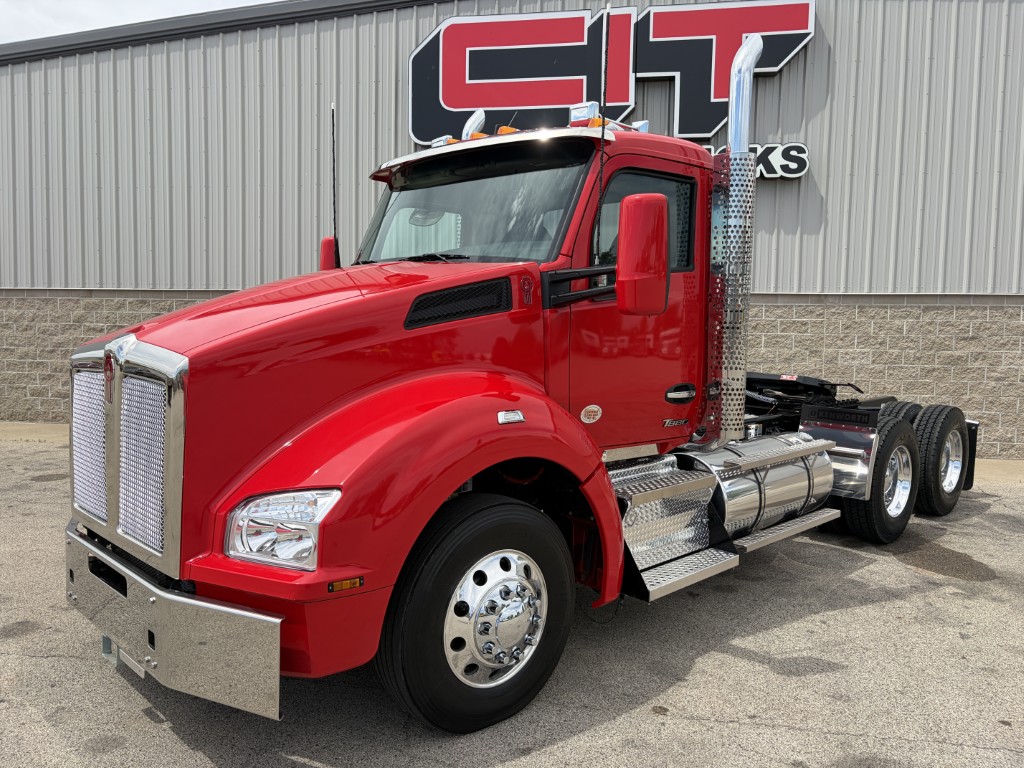 NEW 2027 KENWORTH T880 - image 1 of 6
