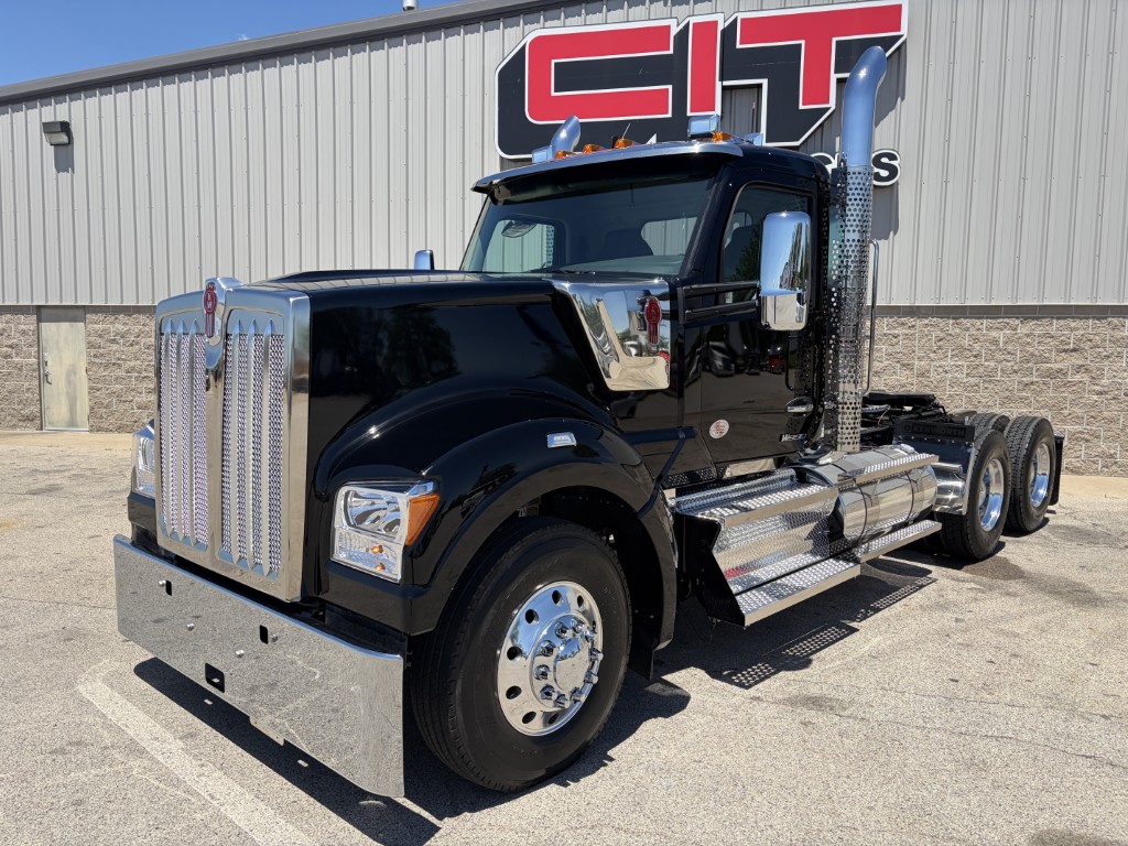 NEW 2027 KENWORTH W990 - image 1 of 6