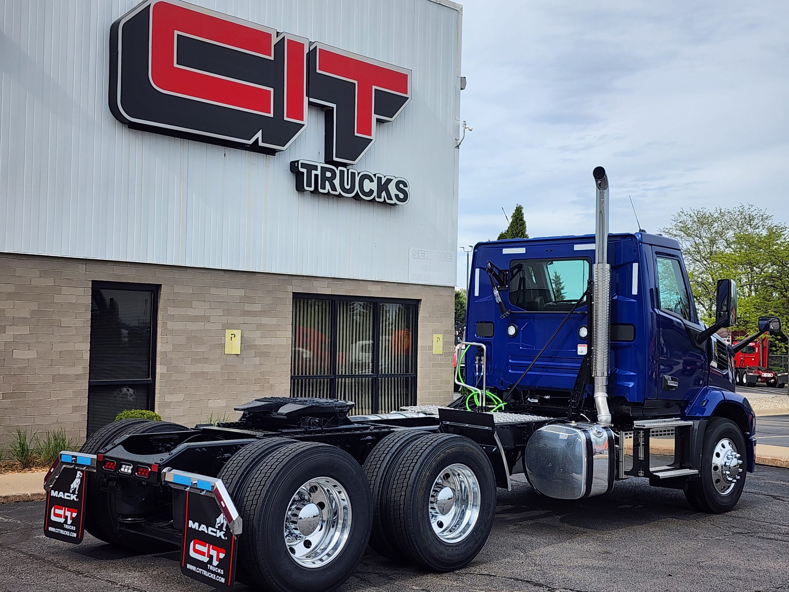2027 MACK ANTHEM - image 5 of 6