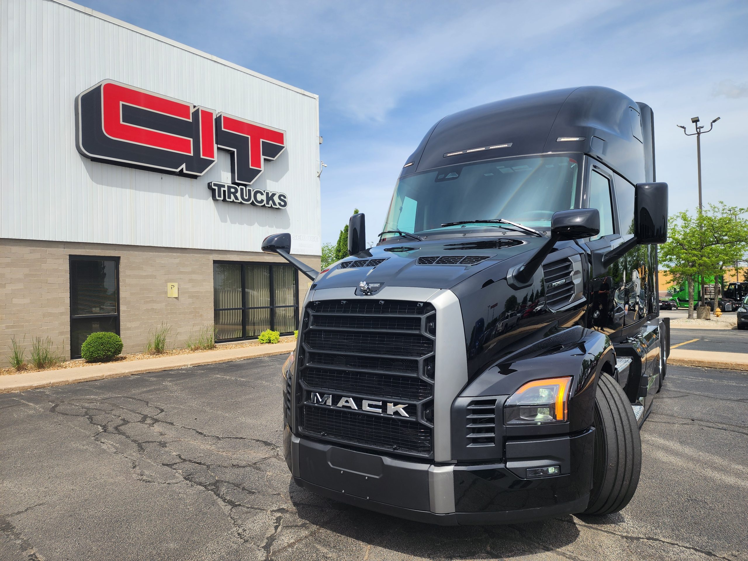 NEW 2027 MACK PIONEER NEW 2027 MACK PIONEER - image 2 of 6