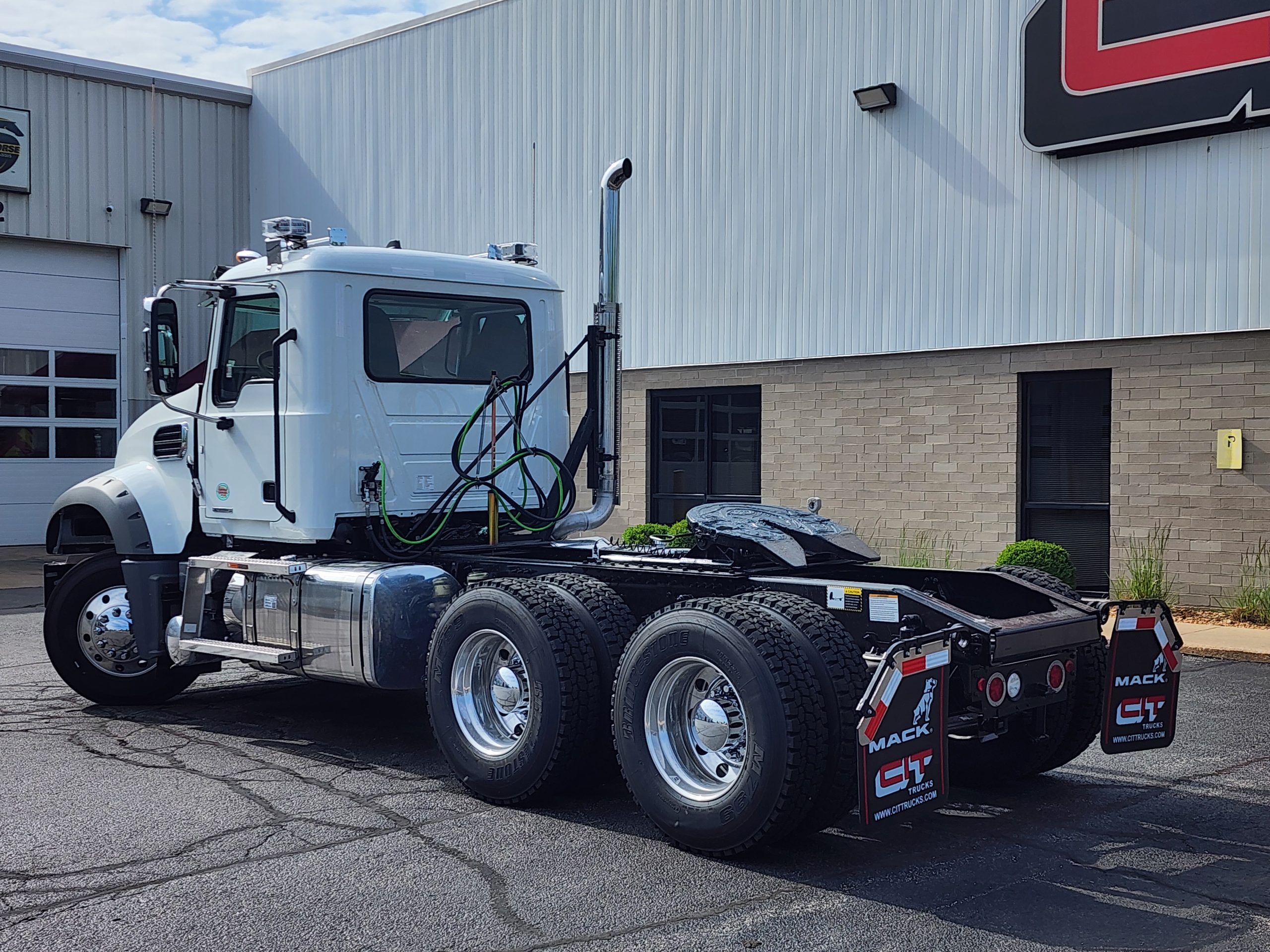 NEW 2027 MACK GR64FT - image 6 of 6