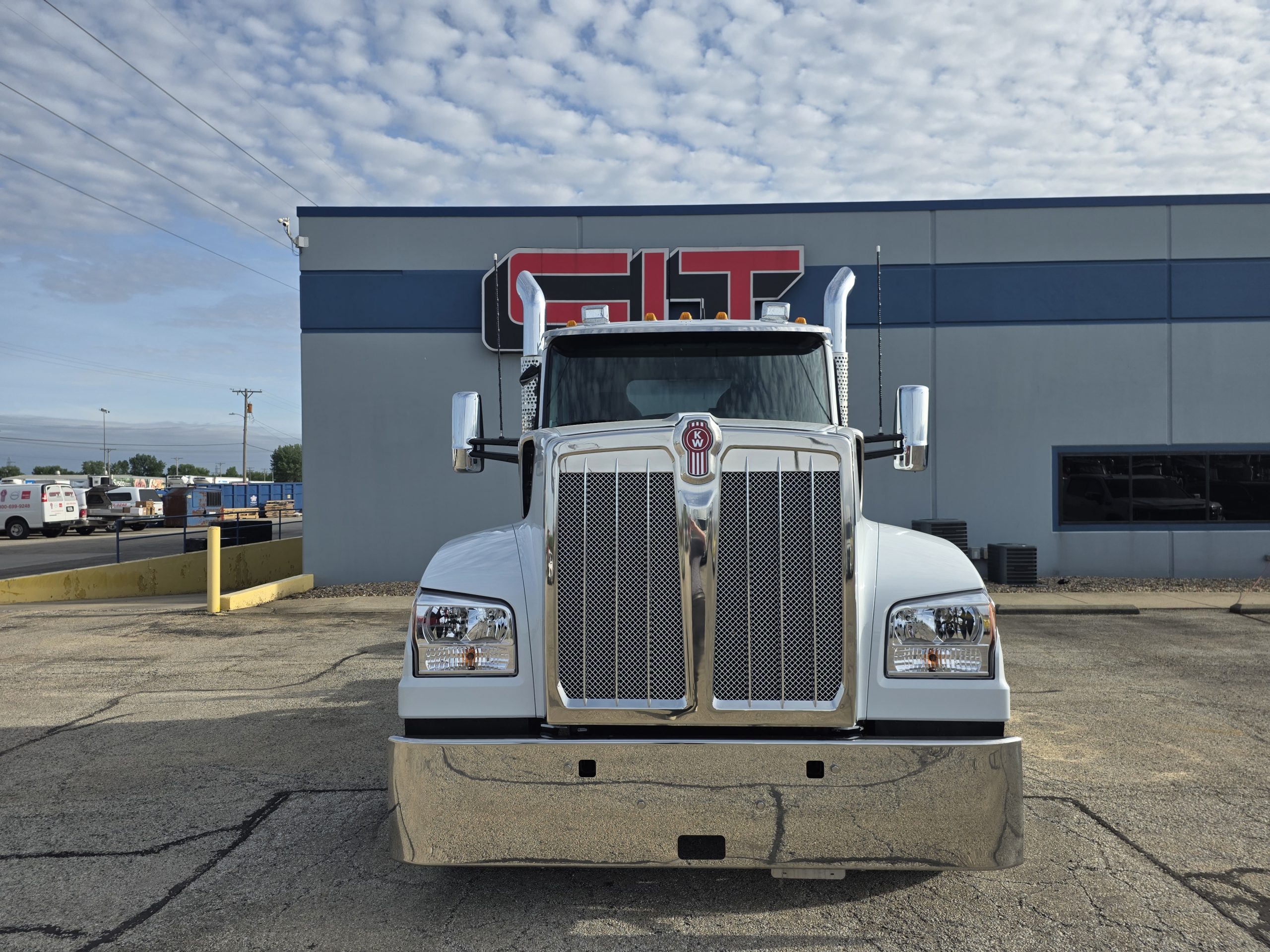 2027 KENWORTH W990 - image 2 of 6