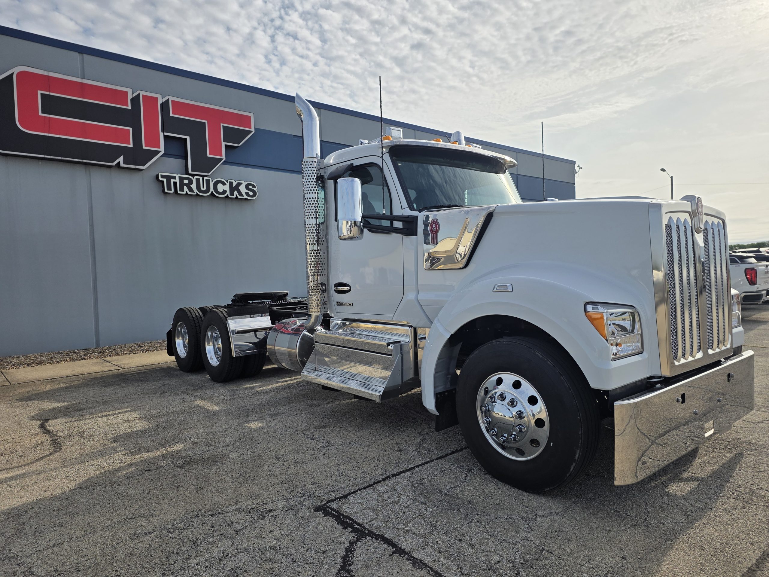 2027 KENWORTH W990 - image 3 of 6
