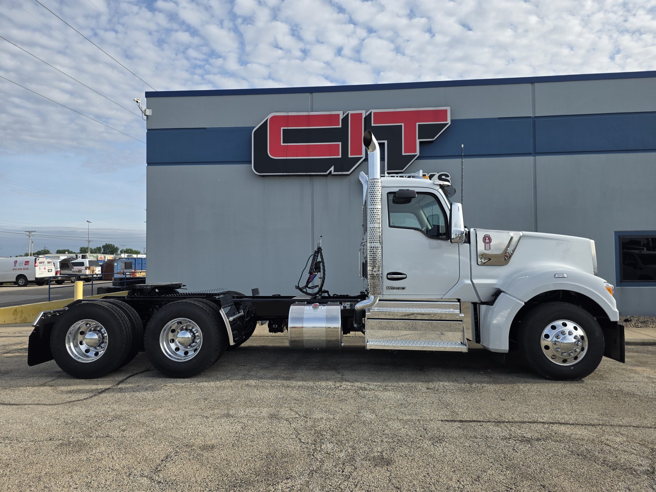 2027 KENWORTH W990 - image 4 of 6
