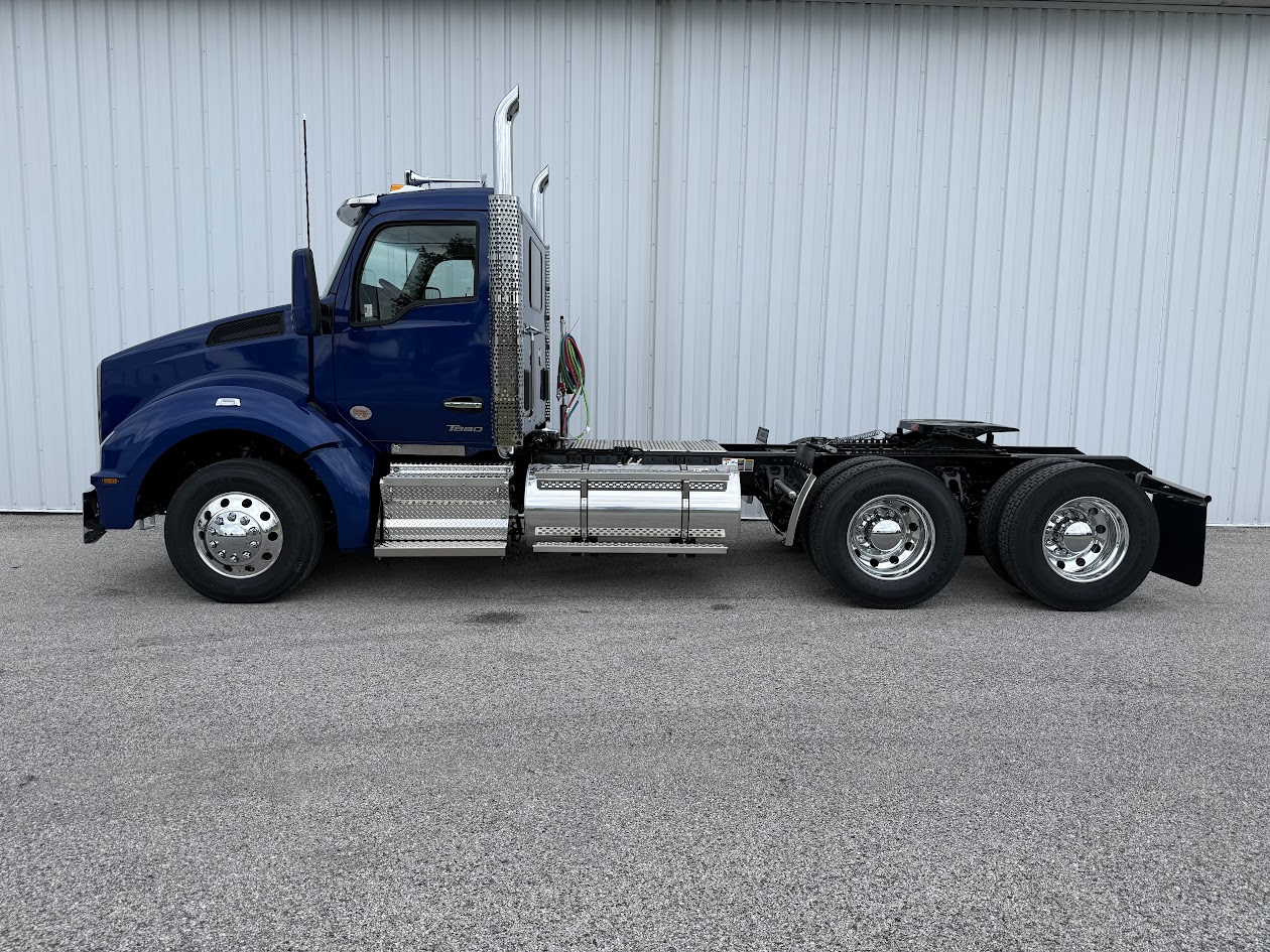 NEW 2027 KENWORTH T880 - image 6 of 6