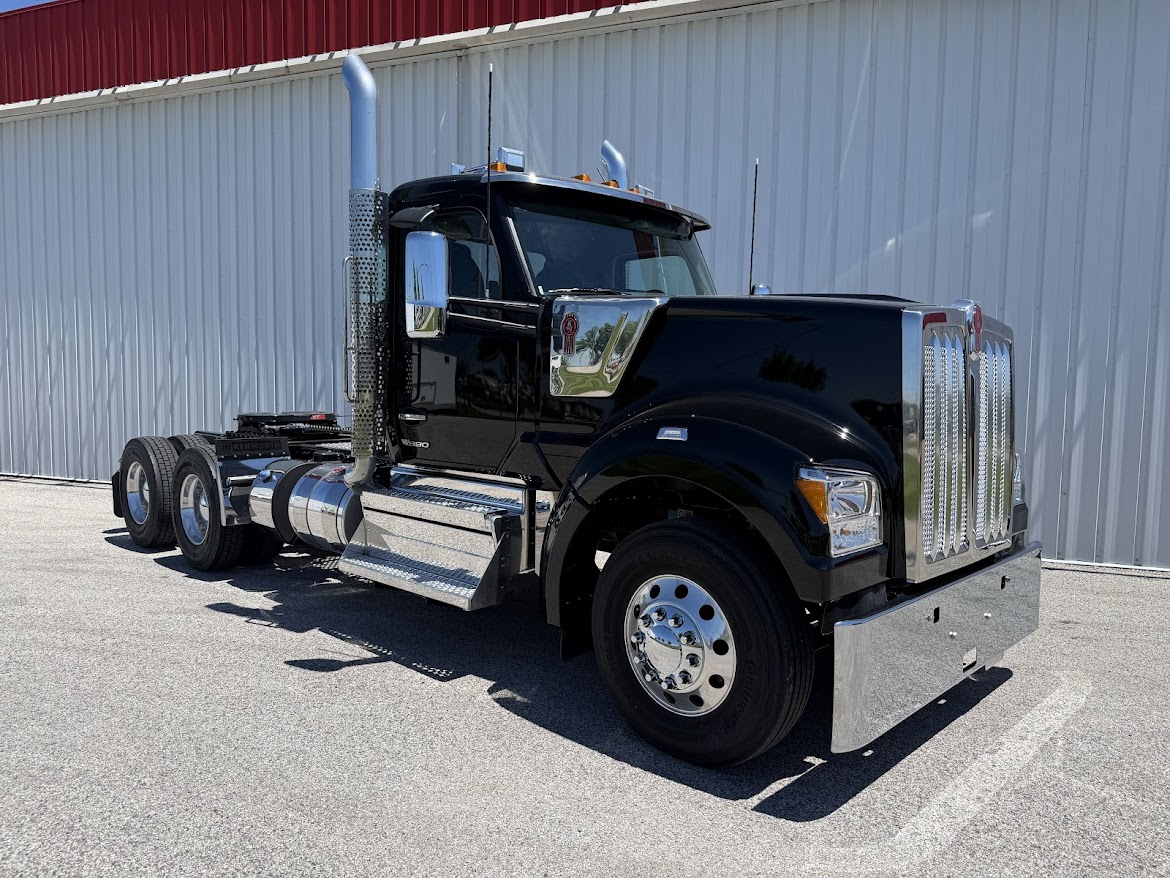 NEW 2027 KENWORTH W990 NEW 2027 KENWORTH W990 - image 2 of 6