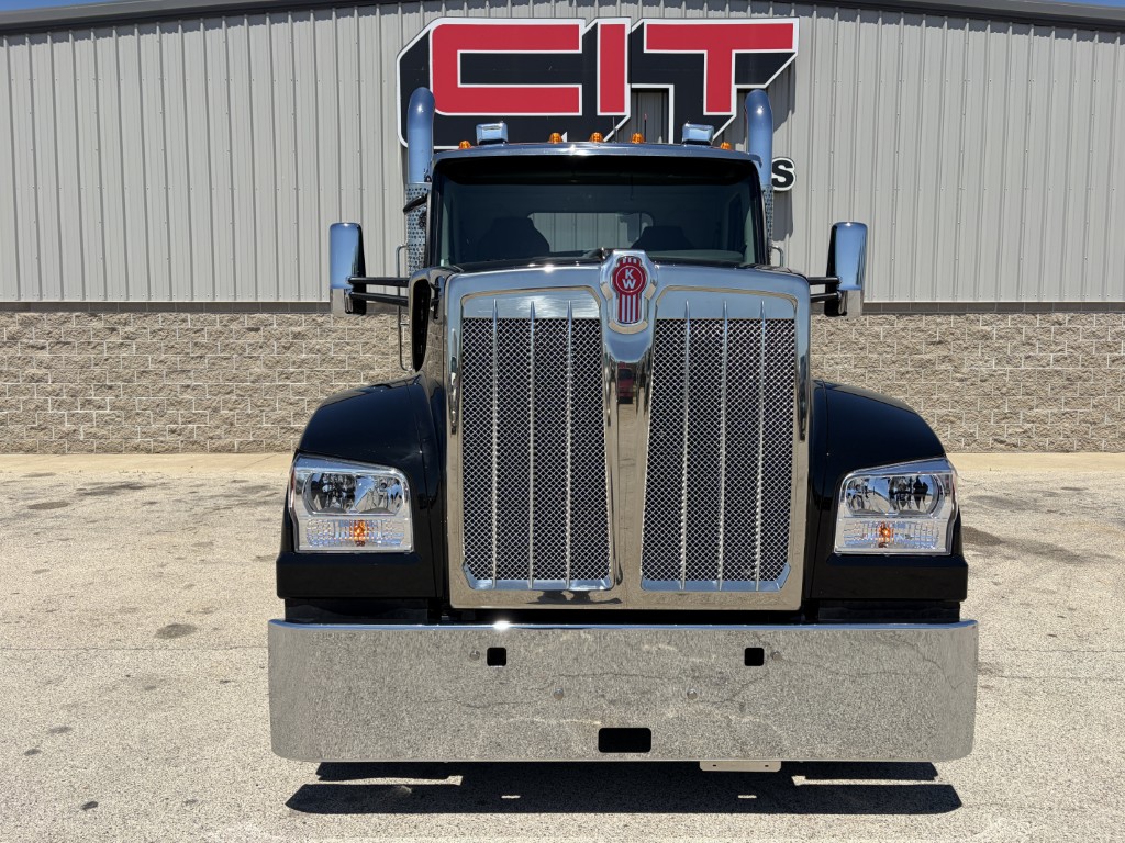 NEW 2027 KENWORTH W990 - image 2 of 6