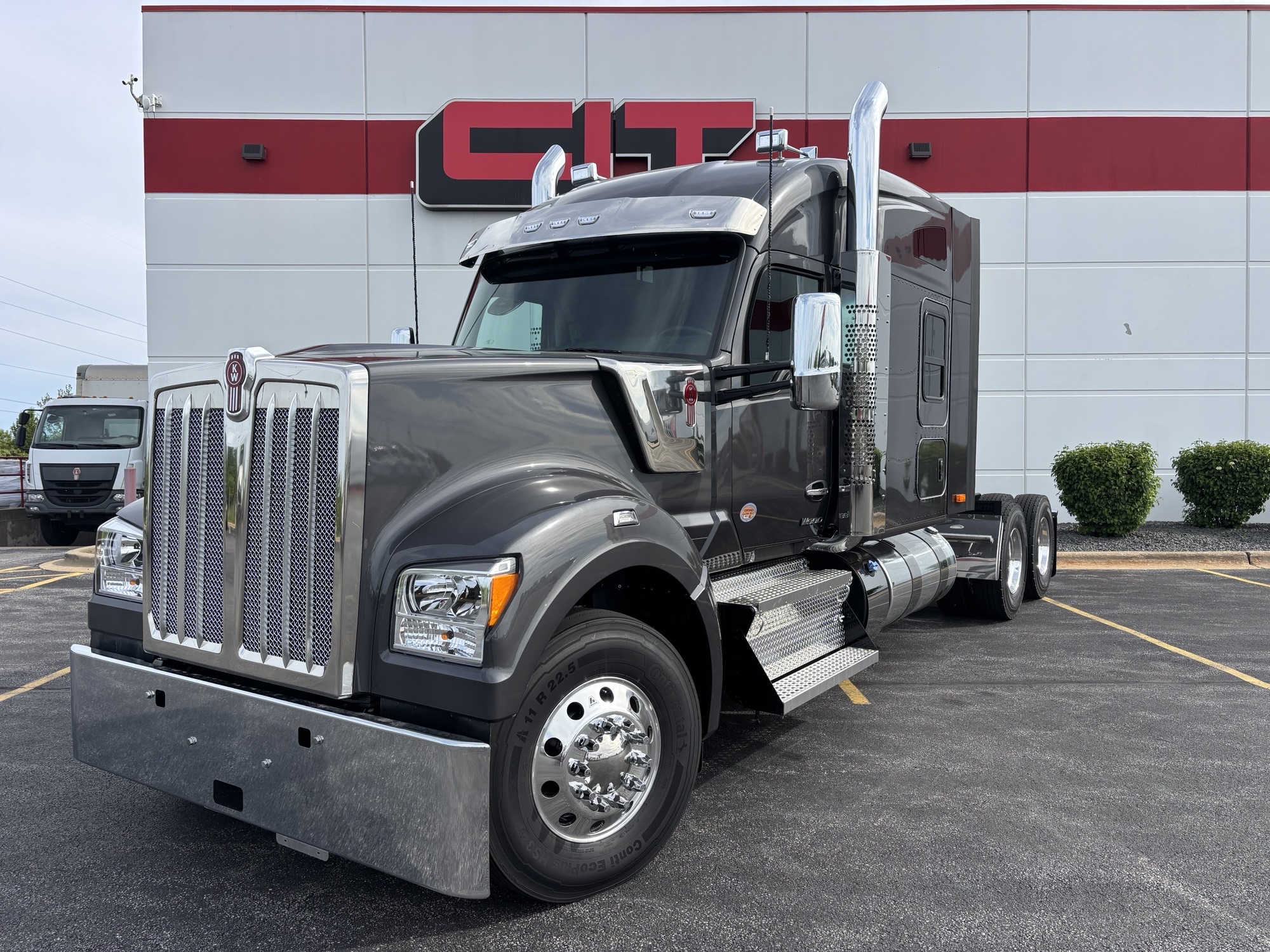NEW 2027 KENWORTH W990 NEW 2027 KENWORTH W990 - image 1 of 6