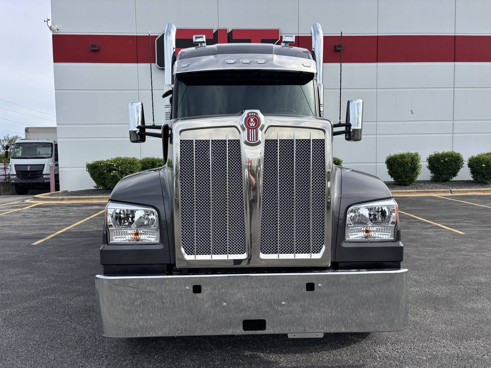 NEW 2027 KENWORTH W990 NEW 2027 KENWORTH W990 - image 2 of 6