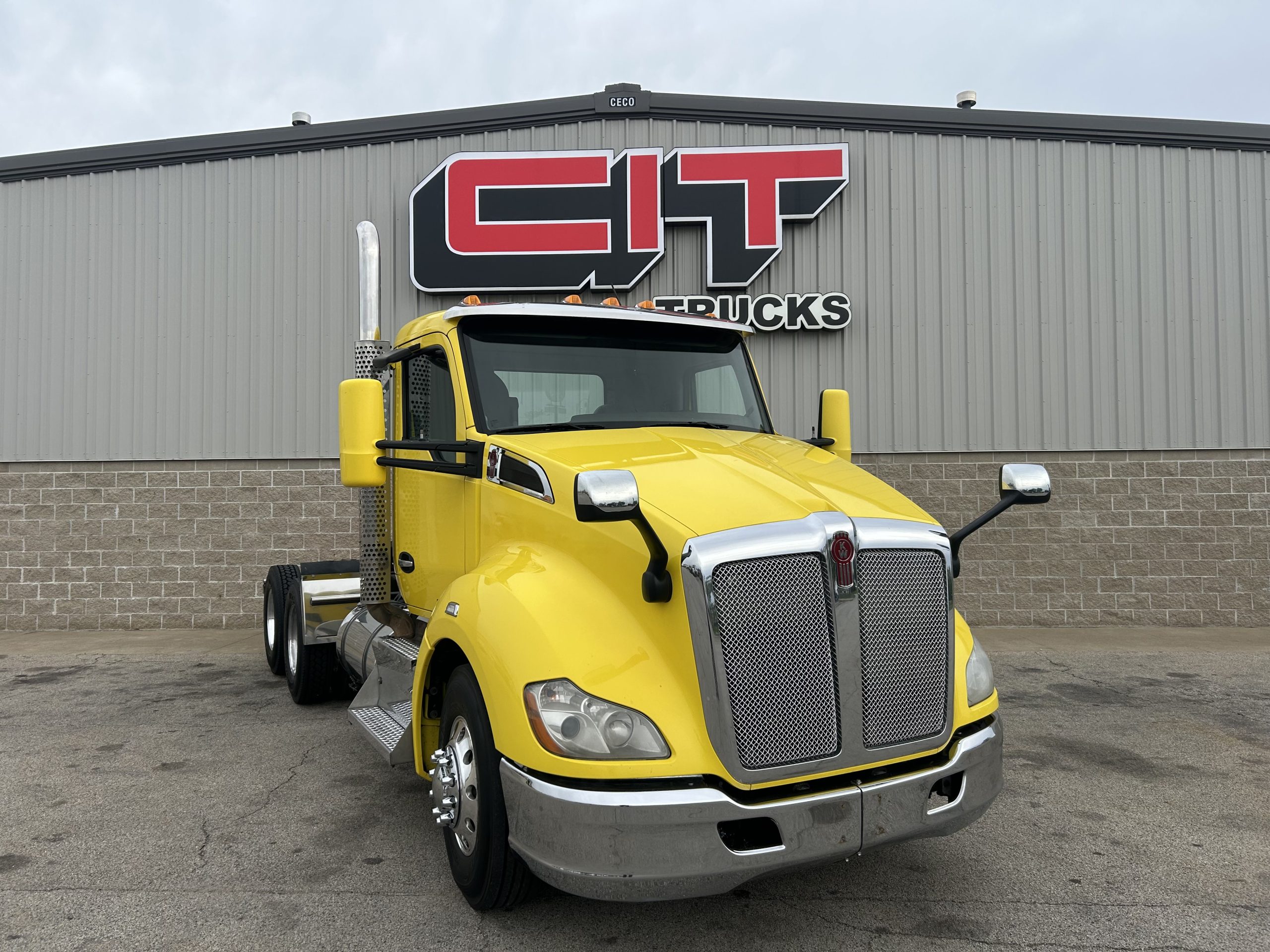 2016 KENWORTH T680 - image 3 of 6