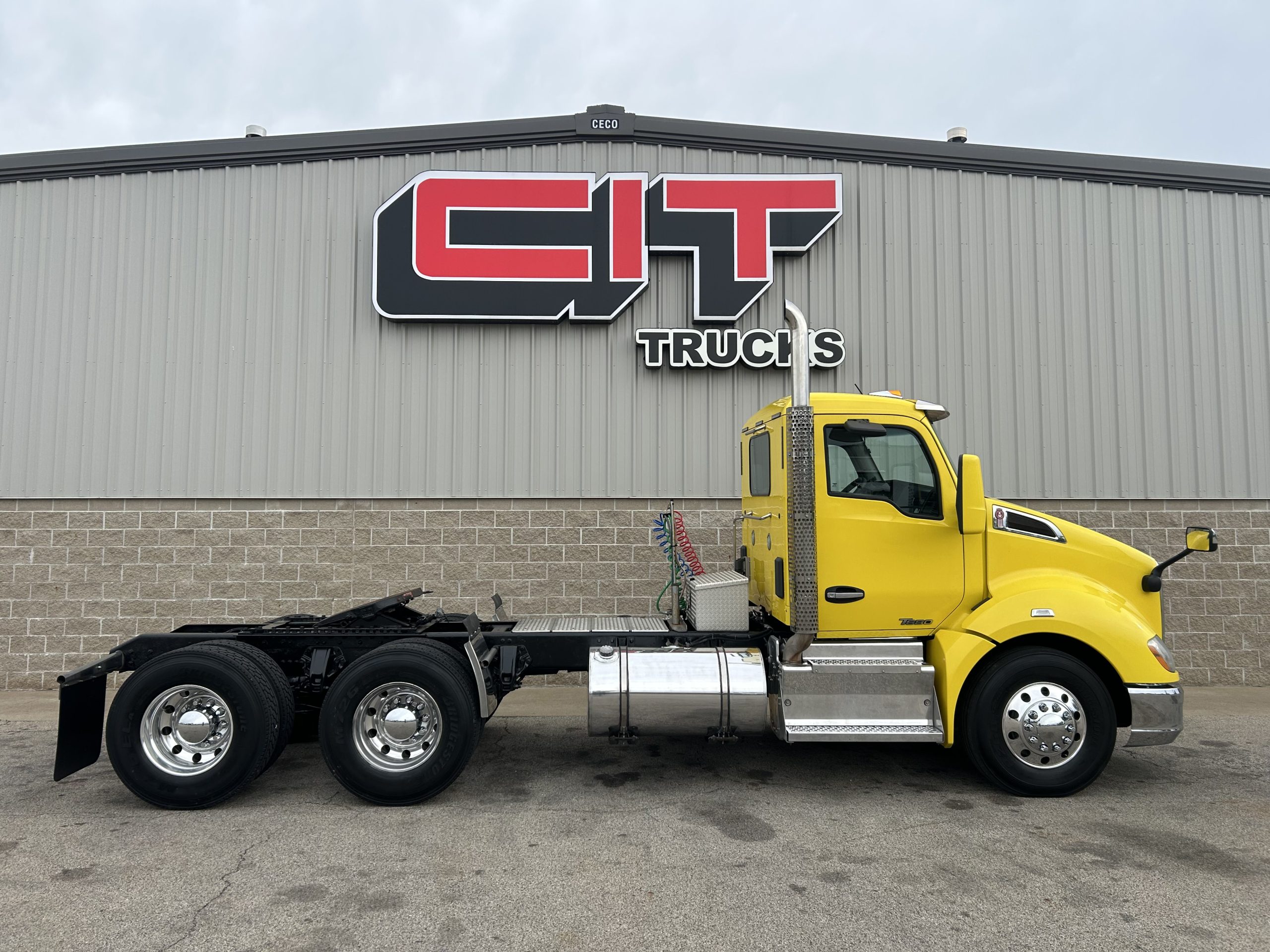 2016 KENWORTH T680 - image 4 of 6