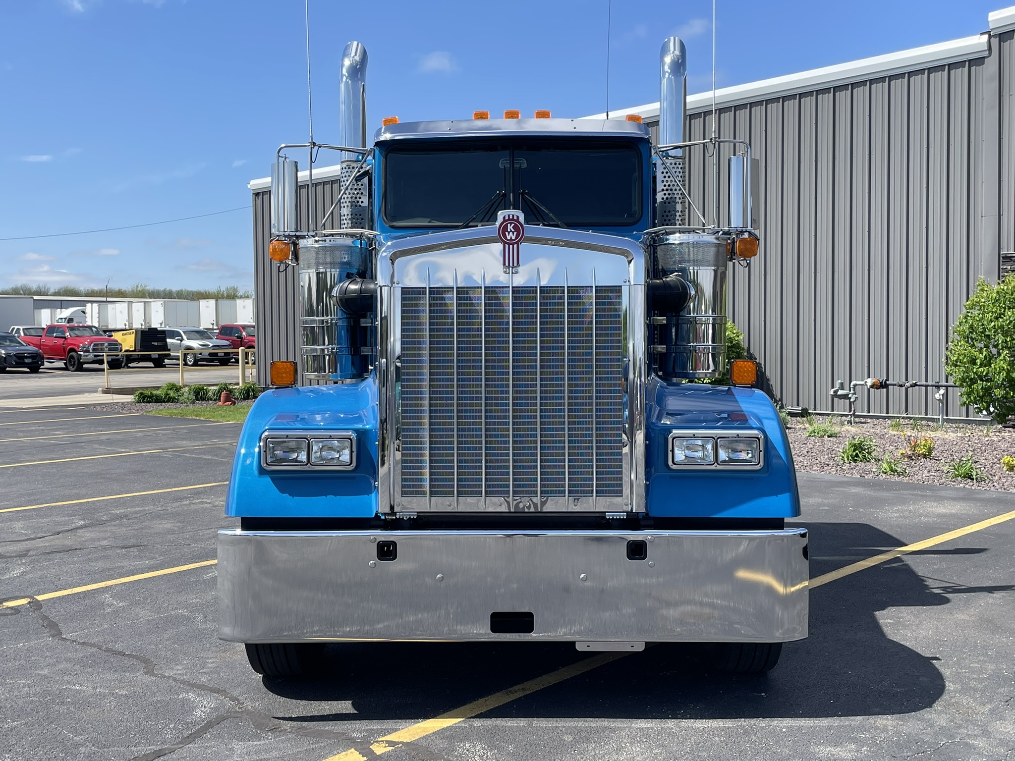 2027 KENWORTH W900 - image 2 of 6