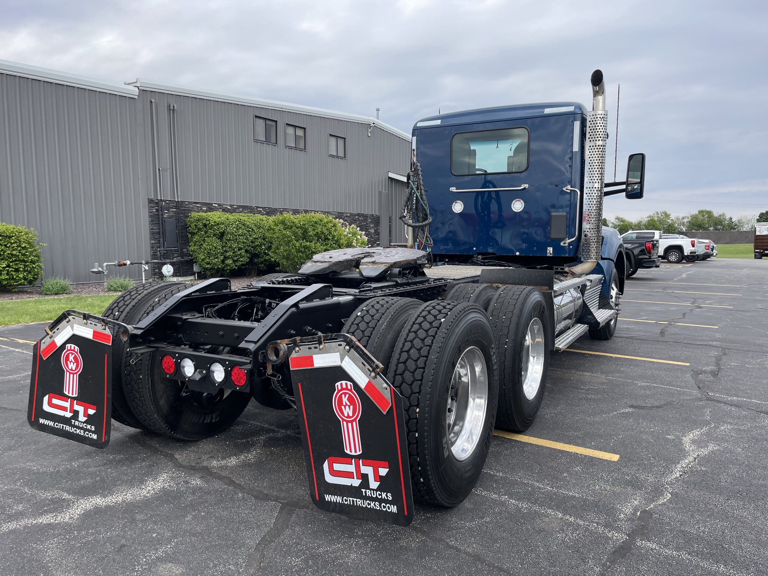2023 KENWORTH T880 - image 5 of 6