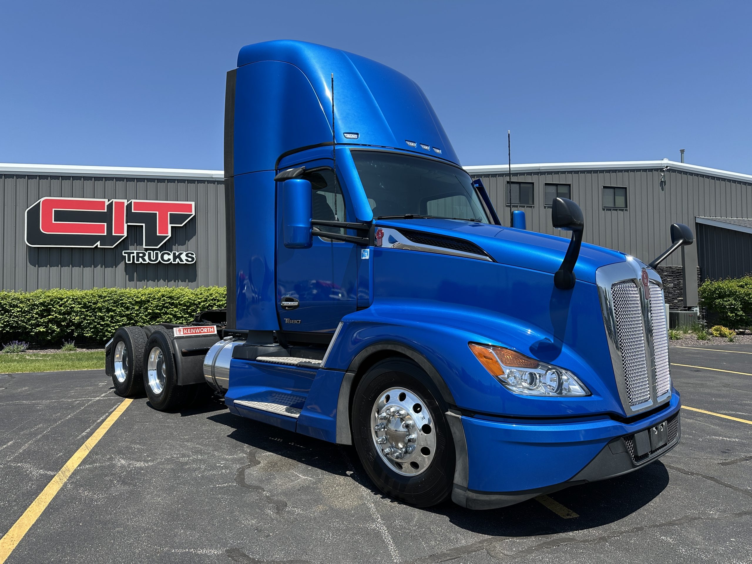 2023 KENWORTH T680 - image 5 of 6