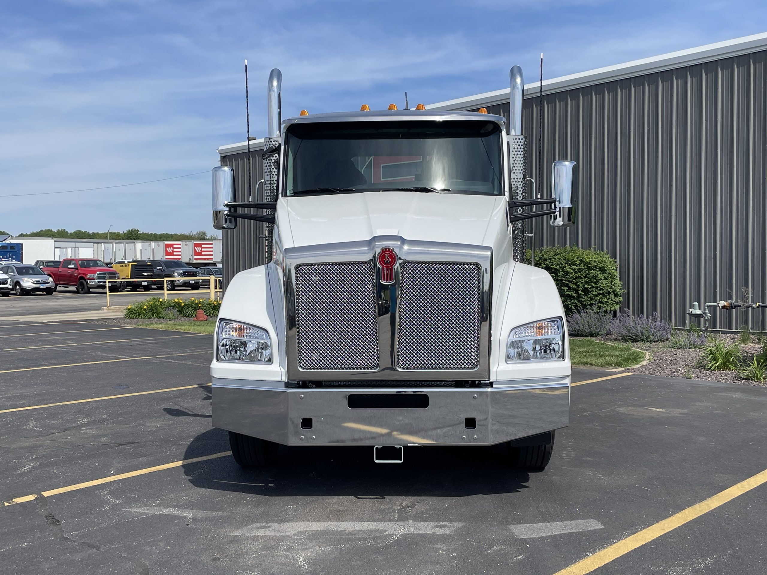 NEW 2027 KENWORTH T880 - image 2 of 6