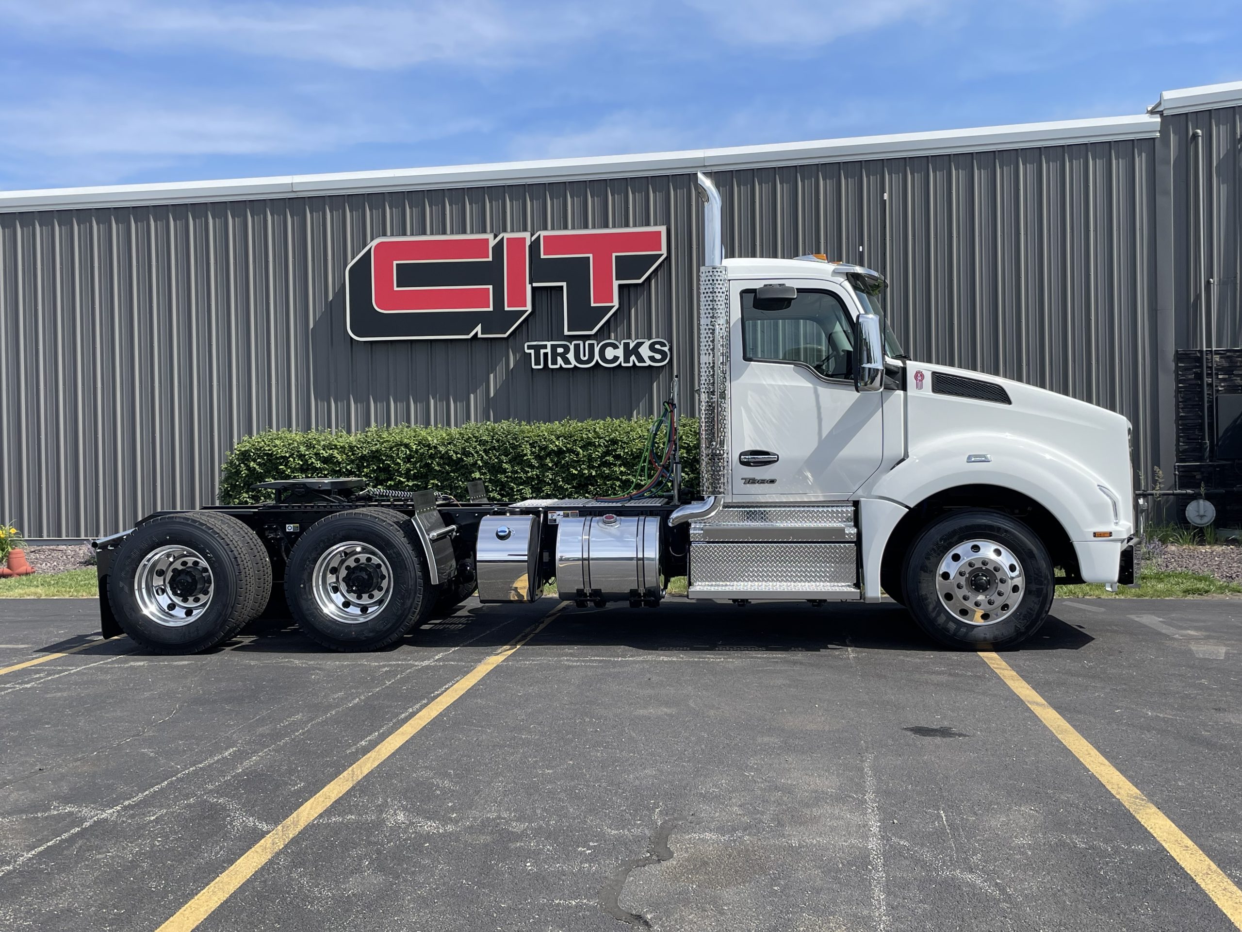 NEW 2027 KENWORTH T880 - image 4 of 6