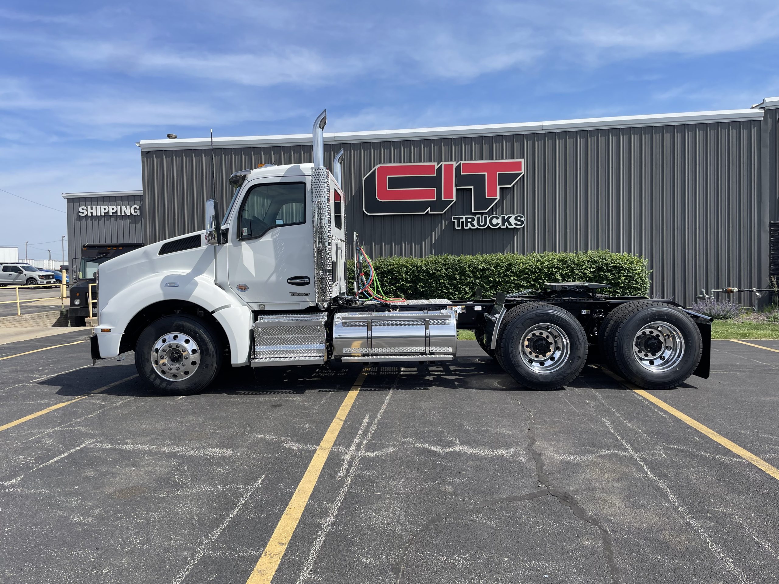 NEW 2027 KENWORTH T880 - image 6 of 6