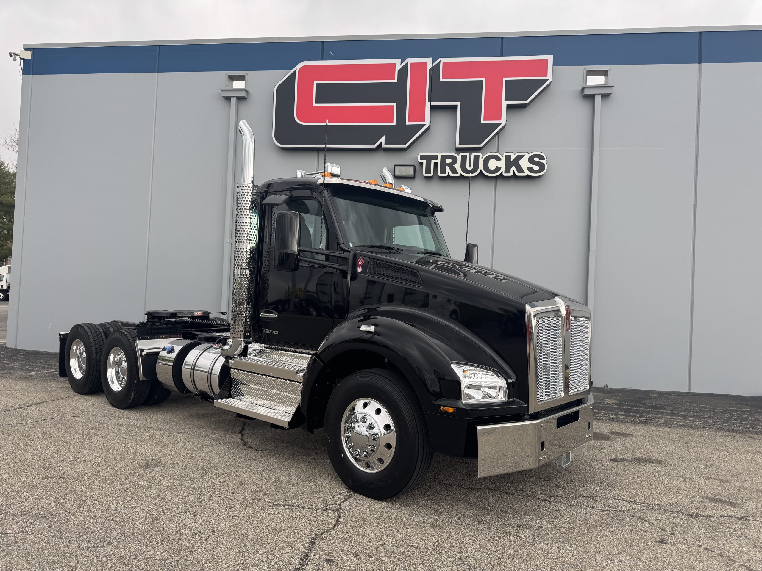 NEW 2027 Kenworth T880 - image 6 of 6
