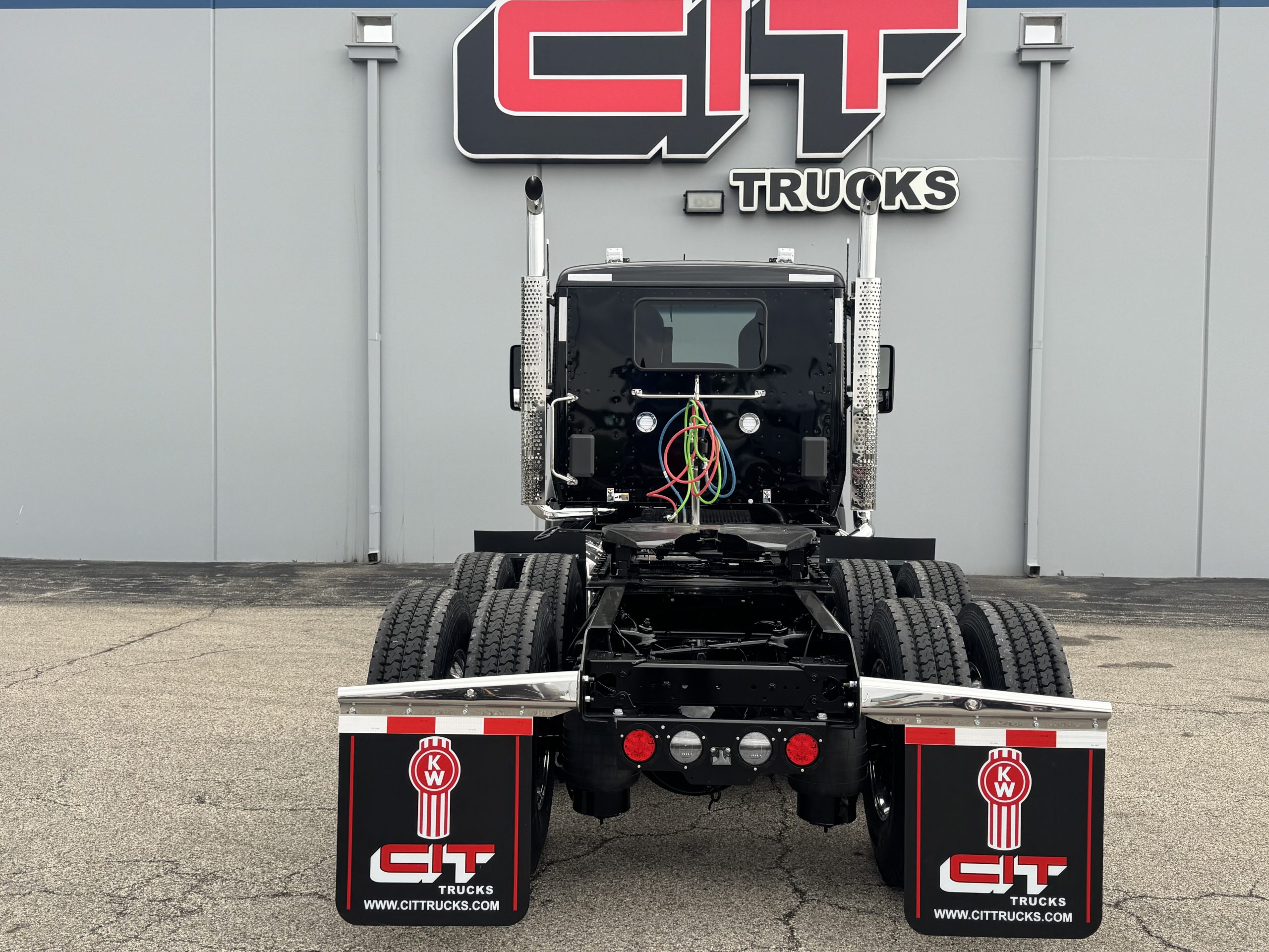 NEW 2027 Kenworth T880 - image 6 of 6