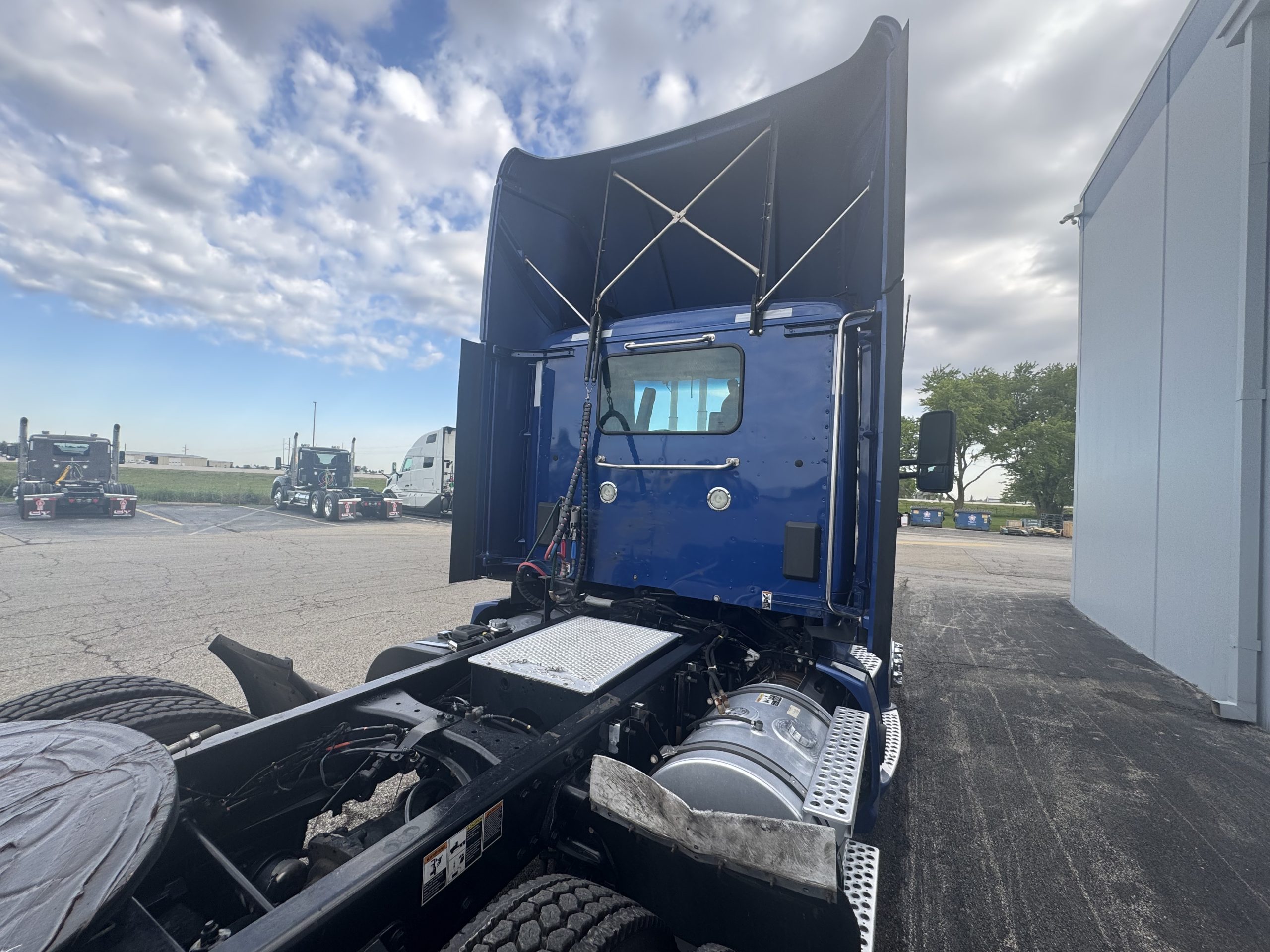 2021 KENWORTH T680 - image 5 of 6