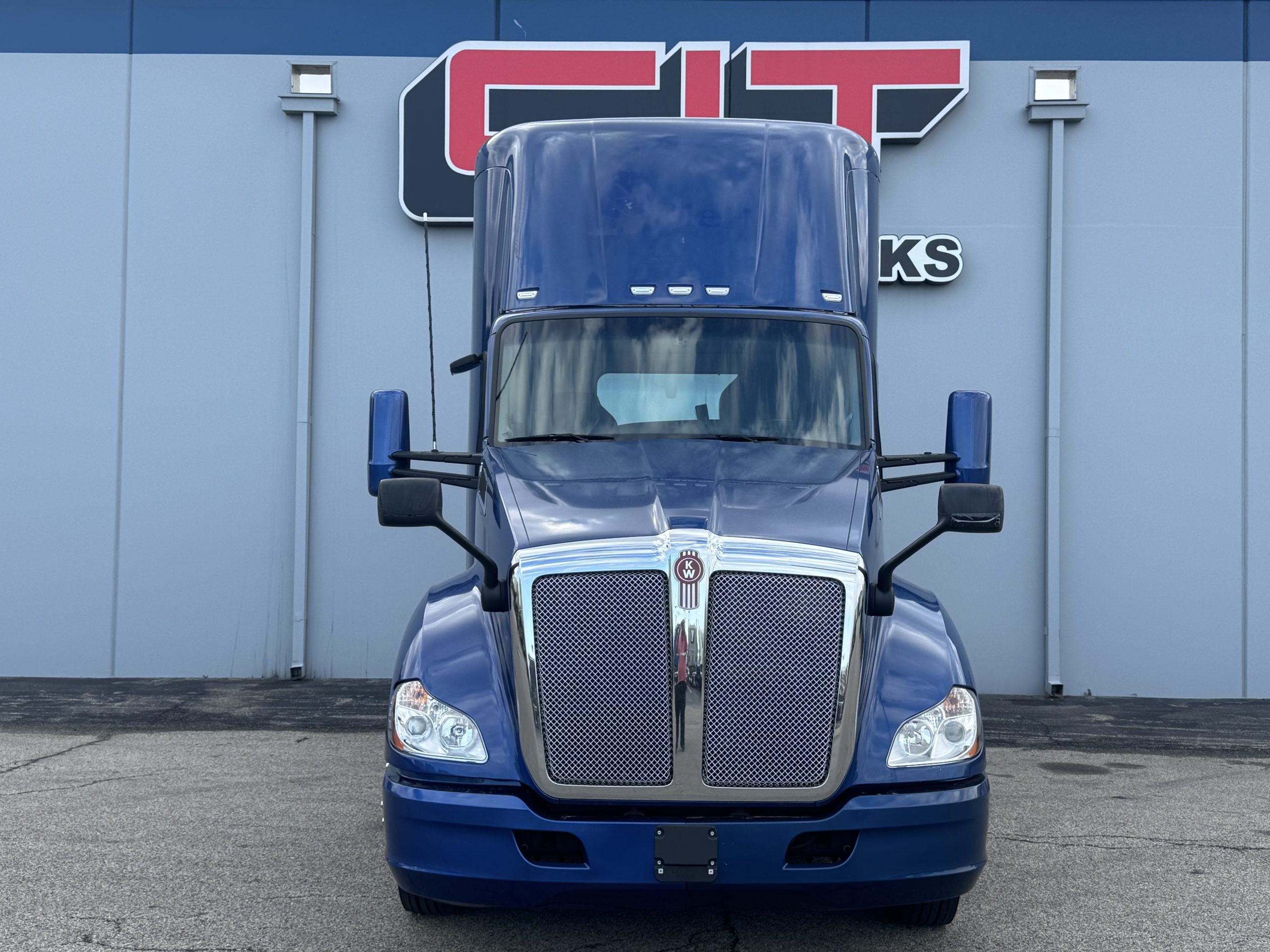 2021 KENWORTH T680 - image 2 of 6