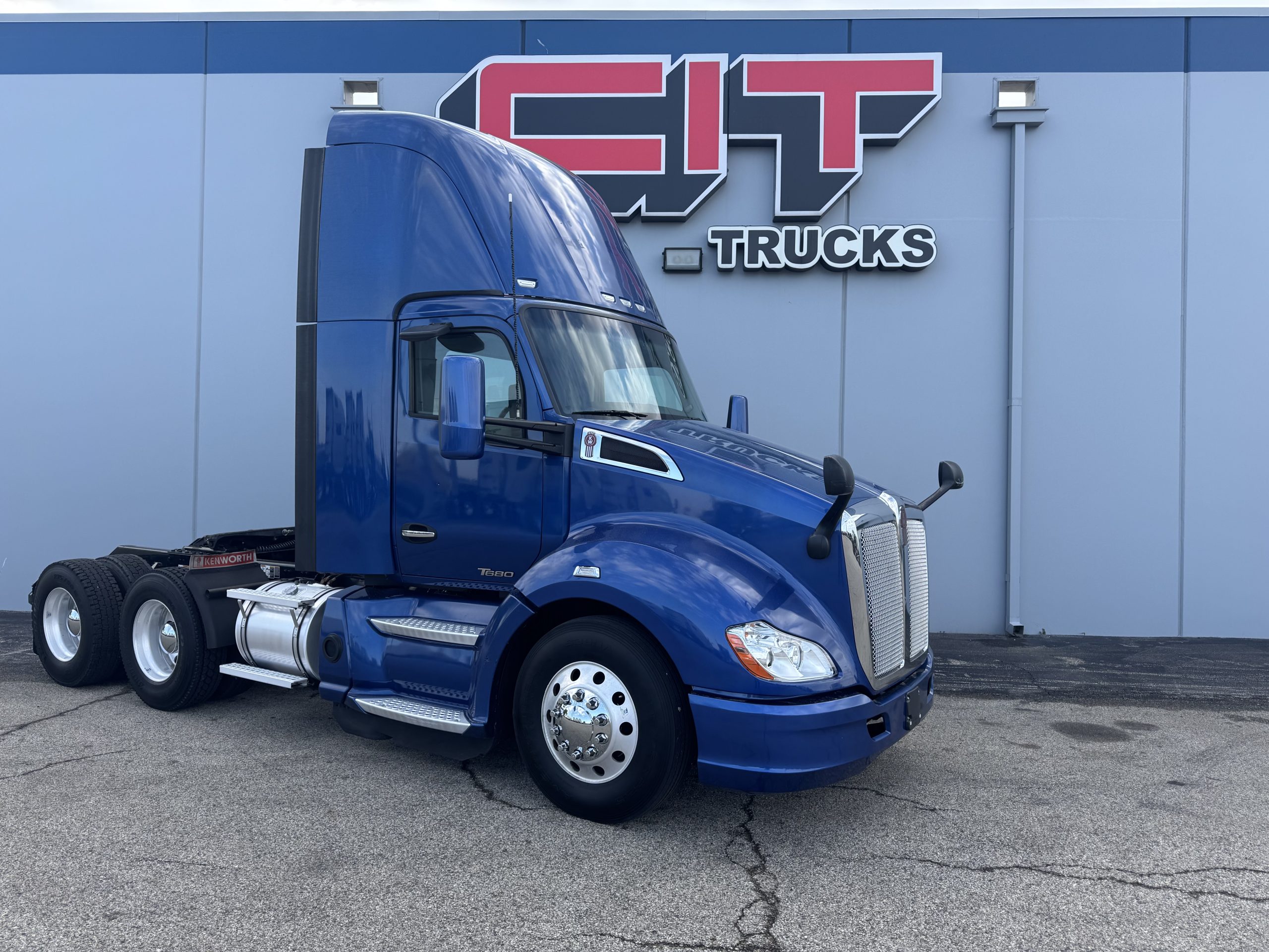 2021 KENWORTH T680 - image 3 of 6