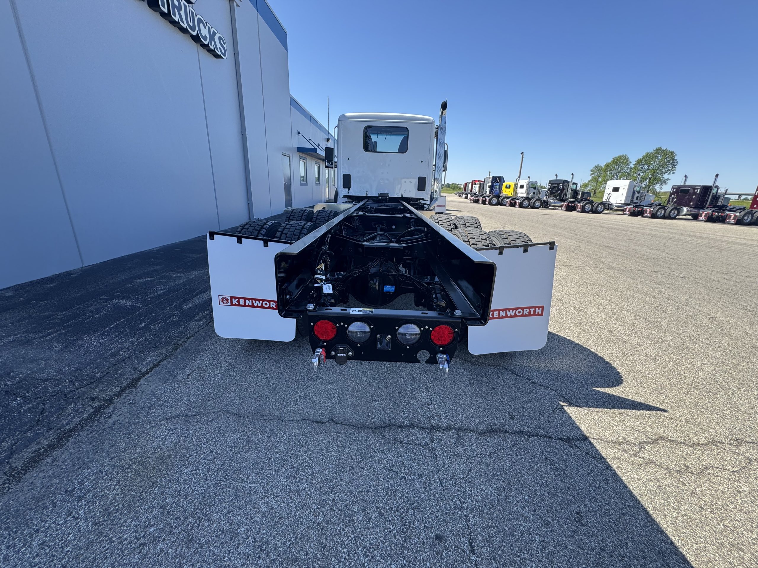 NEW 2026 KENWORTH T480 - image 6 of 6