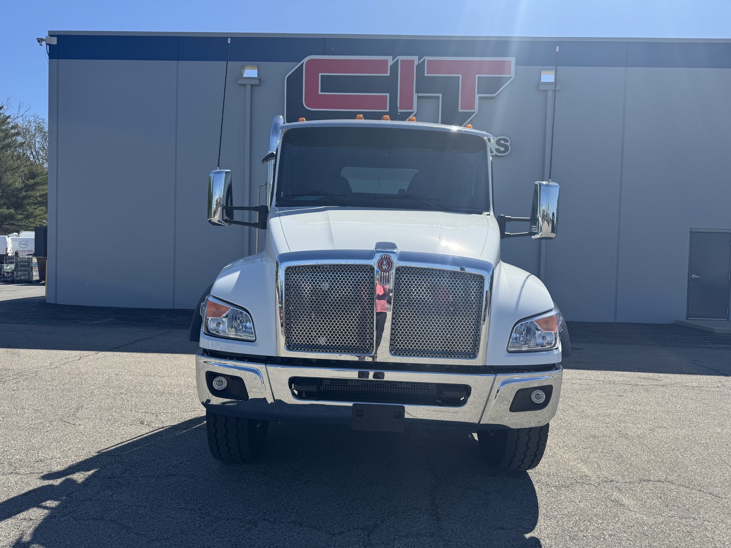 NEW 2026 KENWORTH T480 - image 2 of 6