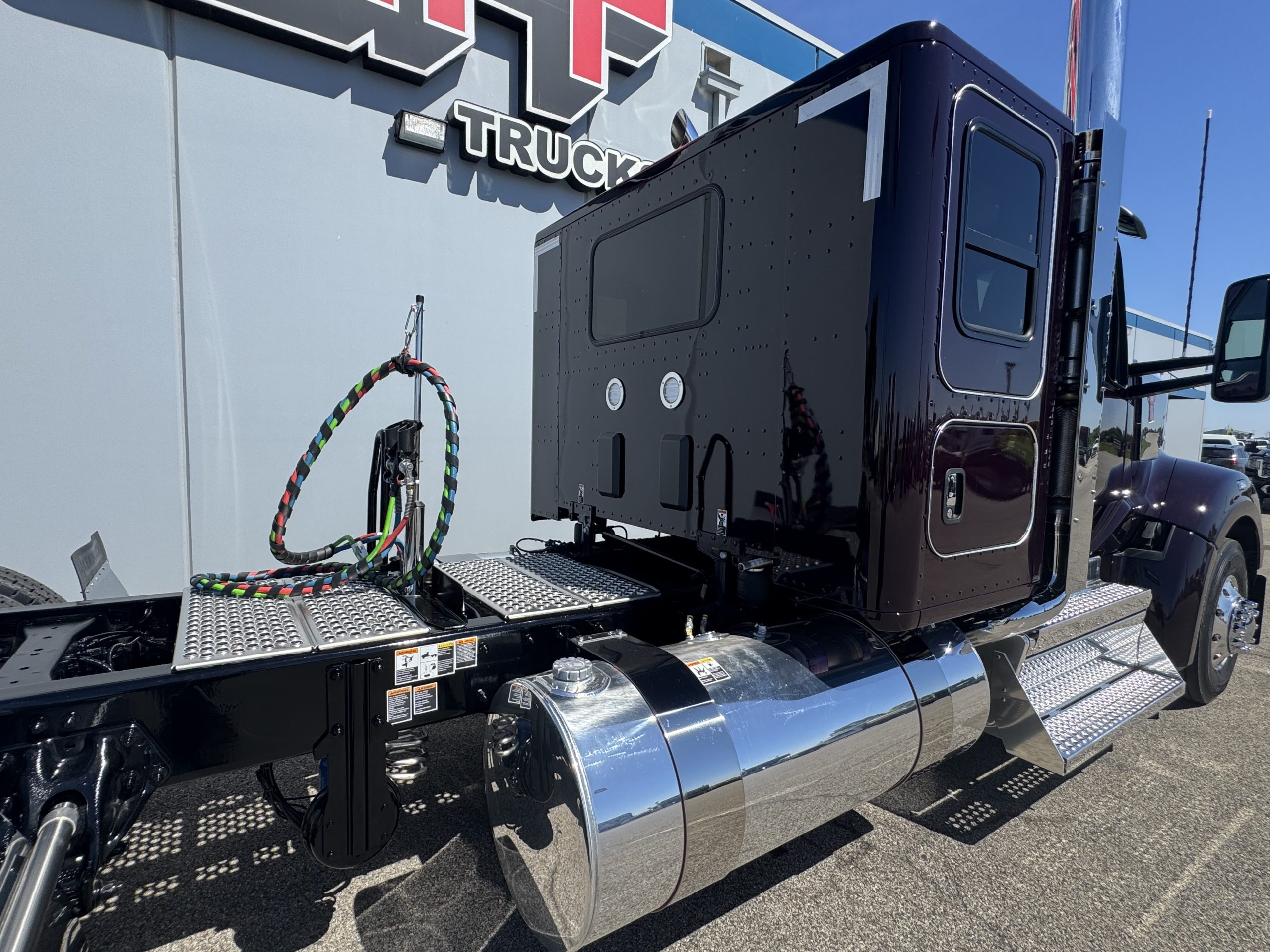 NEW 2027 KENWORTH W990 NEW 2027 KENWORTH W990 - image 5 of 6