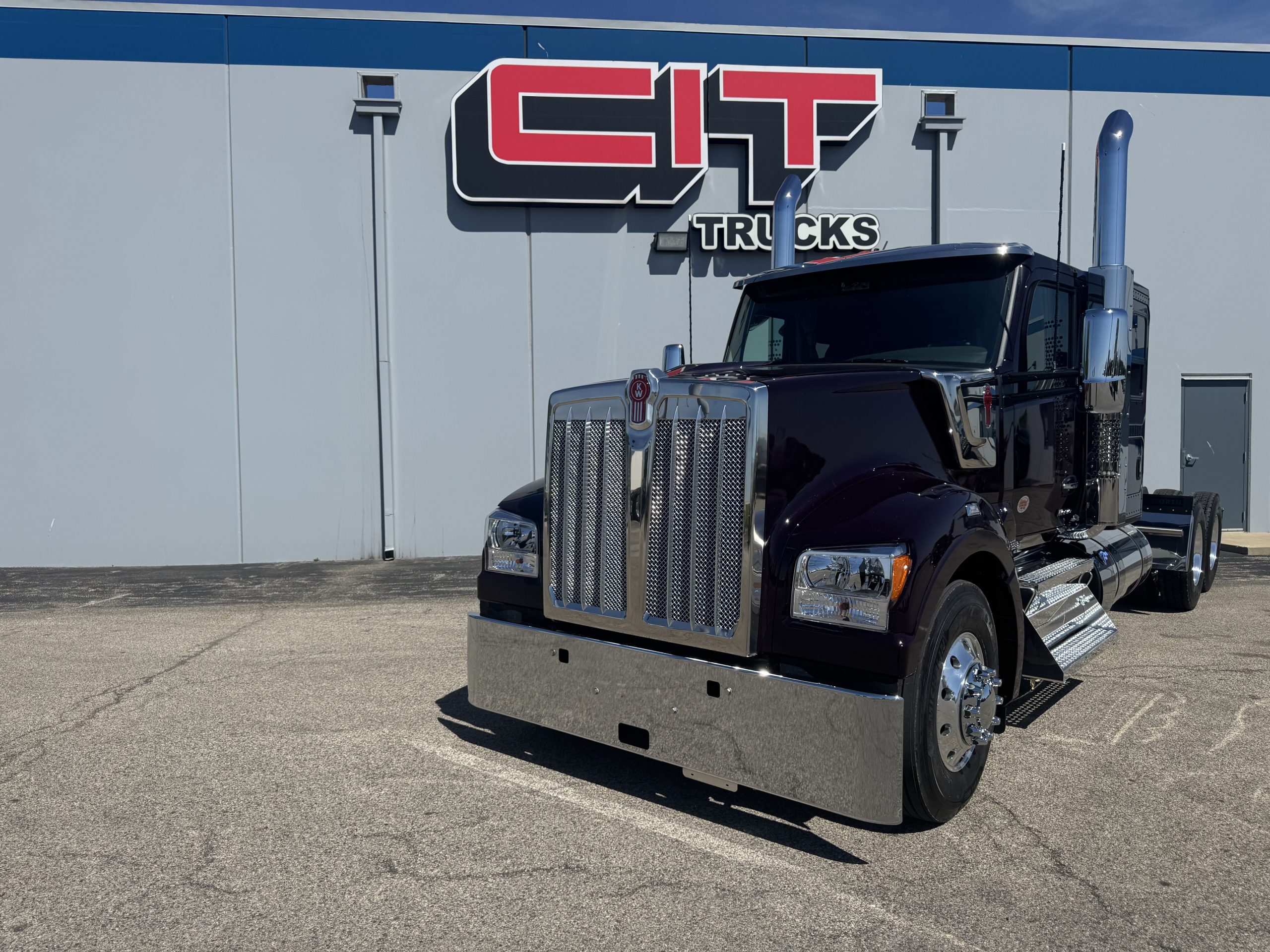 NEW 2027 KENWORTH W990 NEW 2027 KENWORTH W990 - image 1 of 6